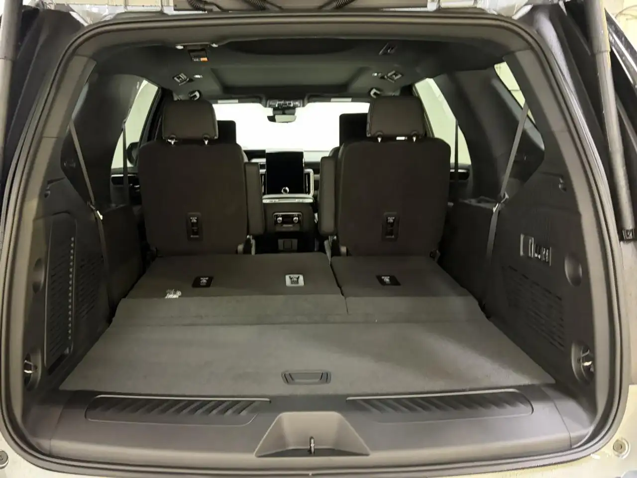 GMC Yukon photo GMC Yukon