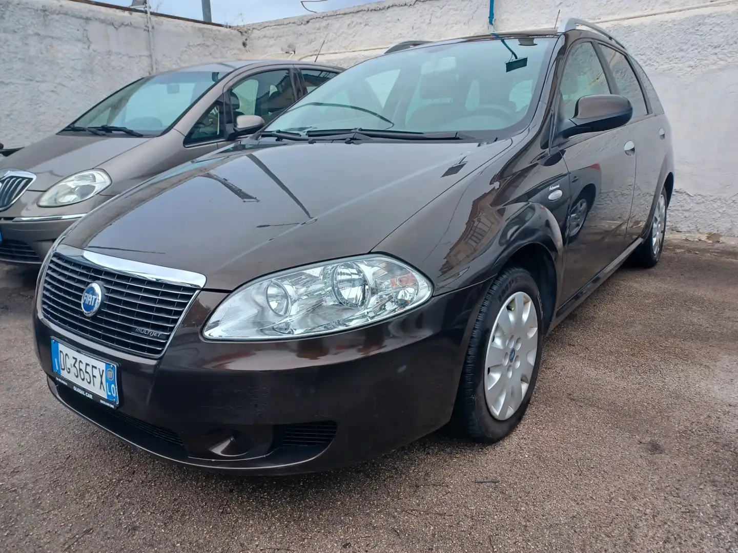 Fiat Croma Croma 1.9 Multijet Active Bruin - 1