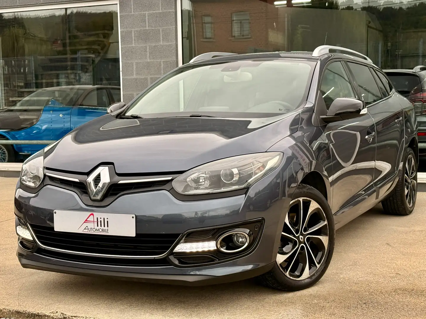 Renault Megane Mégane SW 1.5 dCi*Bose Edition*Gps*Boite-Auto* Gris - 1