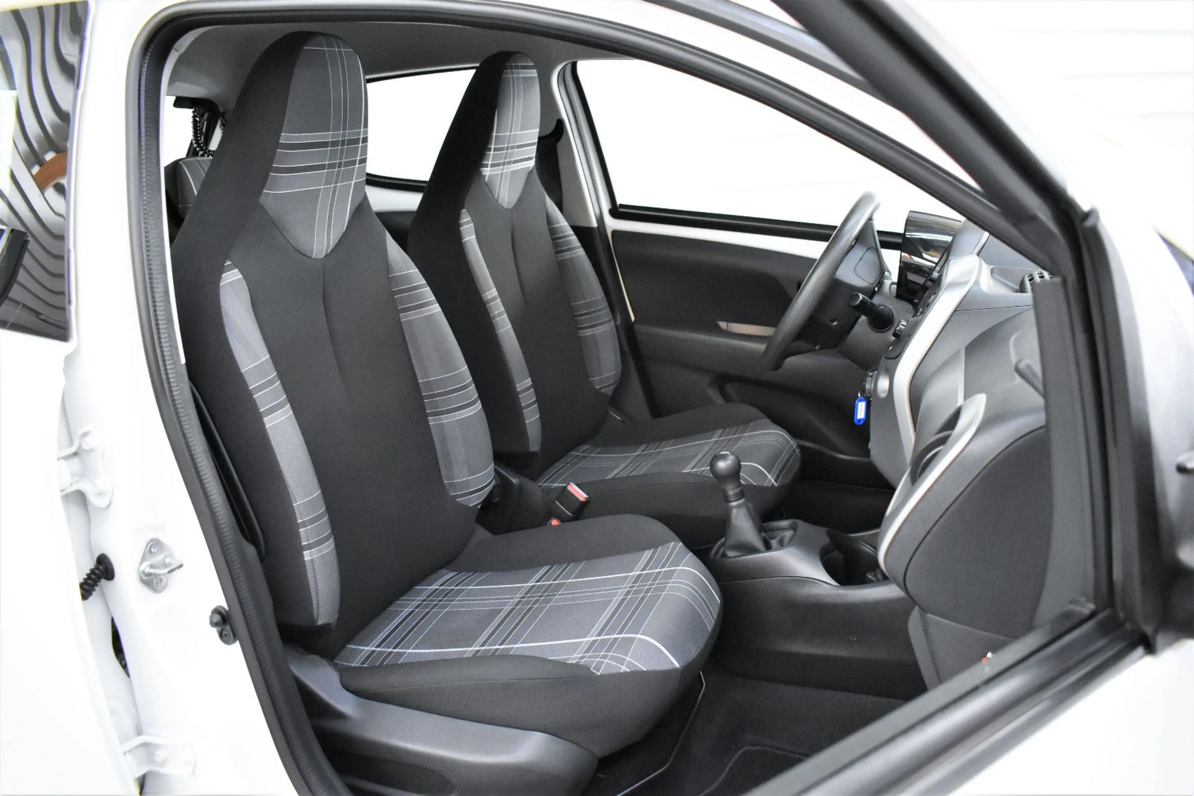 Peugeot 108 Active+Bluetooth+Allwetter+4-Türer+Klima — photo 10