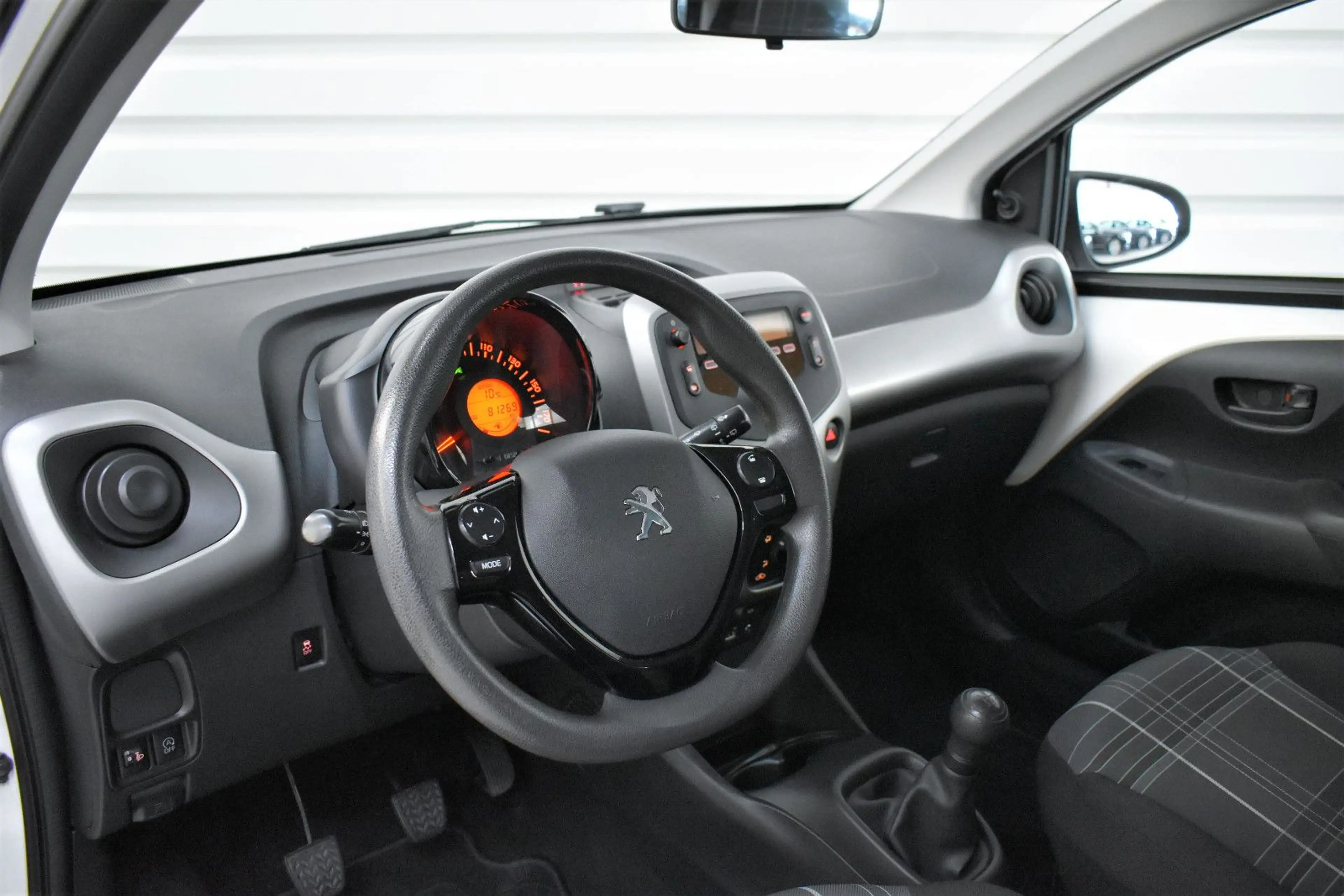 Peugeot 108 Active+Bluetooth+Allwetter+4-Türer+Klima — photo 7