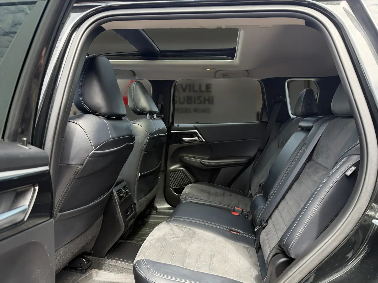Mitsubishi Outlander снимка Mitsubishi Outlander
