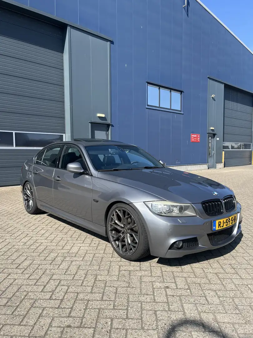 BMW 330 BMW 3-Serie 2.0 I 318 E90 2010 Grijs - M pakket Gri - 1