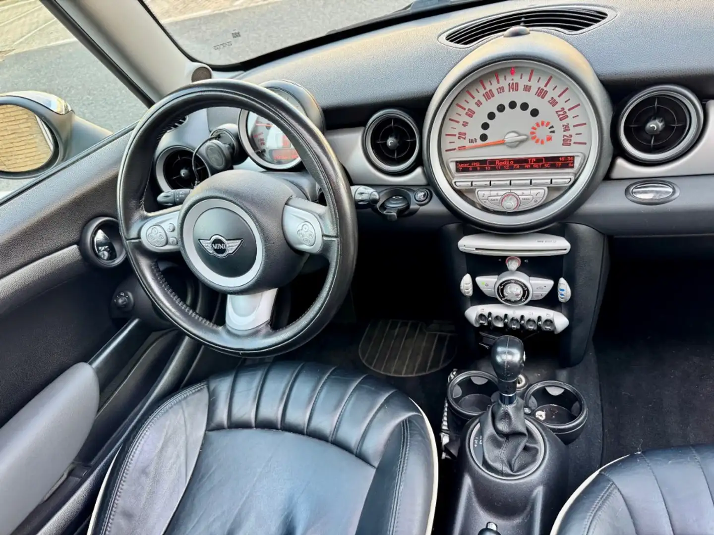 MINI One Clubman 1.6 One Business Line AUT LEER PANO NAP APK 10-202 Weiß - 2
