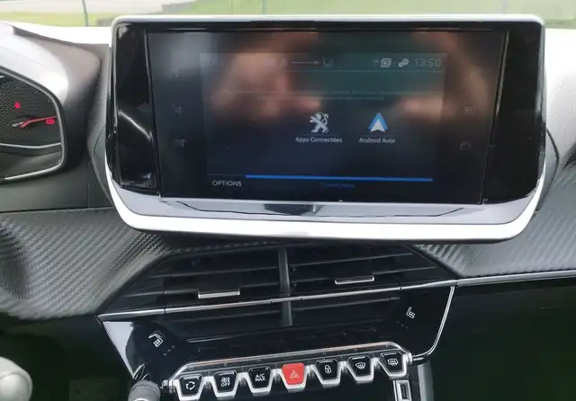 Peugeot 208 view 9