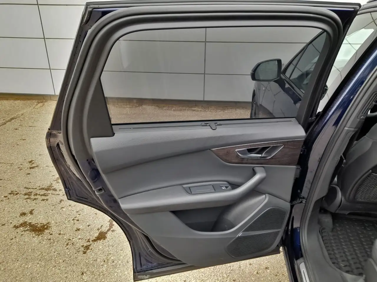 Audi Q7 снимка Audi Q7