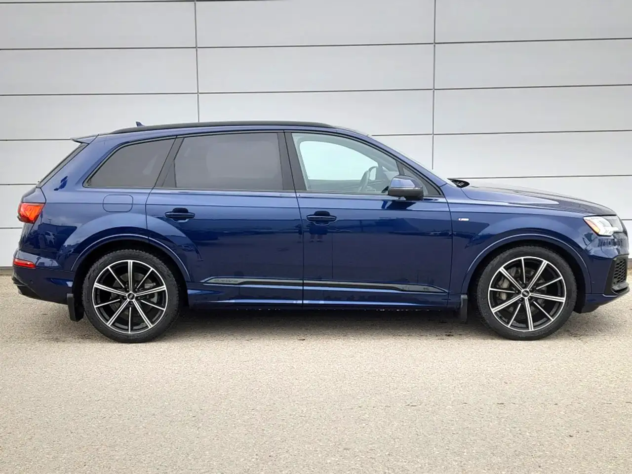 Audi Q7 снимка Audi Q7