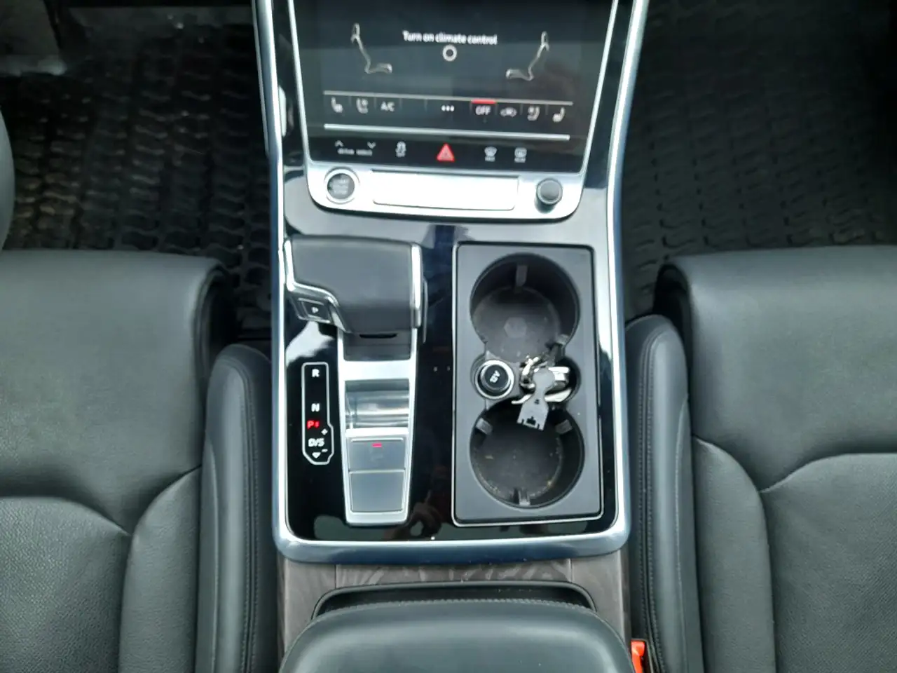 Audi Q7 снимка Audi Q7