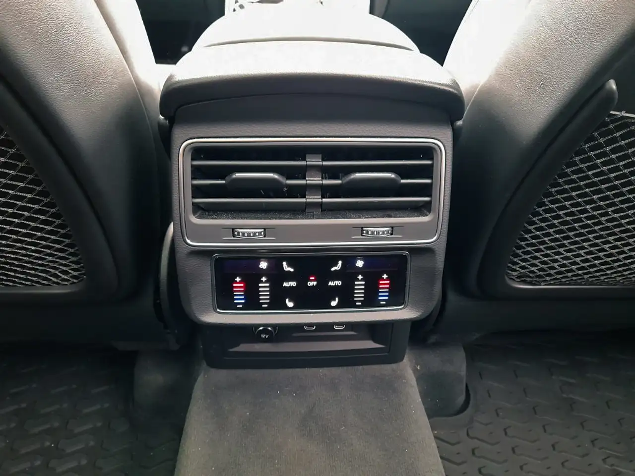 Audi Q7 снимка Audi Q7