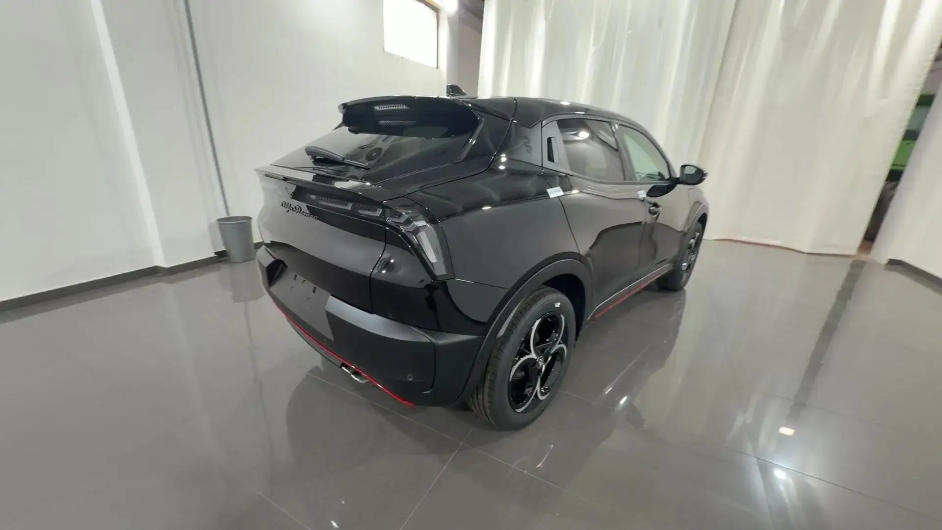 Alfa Romeo Junior Junior 1.2 ibrida Speciale 145cv edct6 Noir - 2