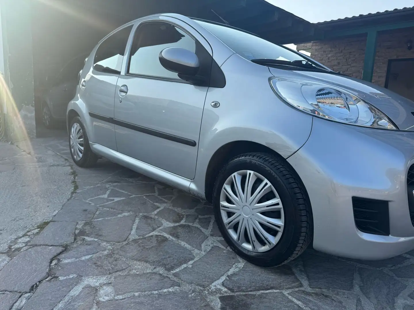 Peugeot 107 1.0 68CV 5p. Allure neopatentati Argento - 2