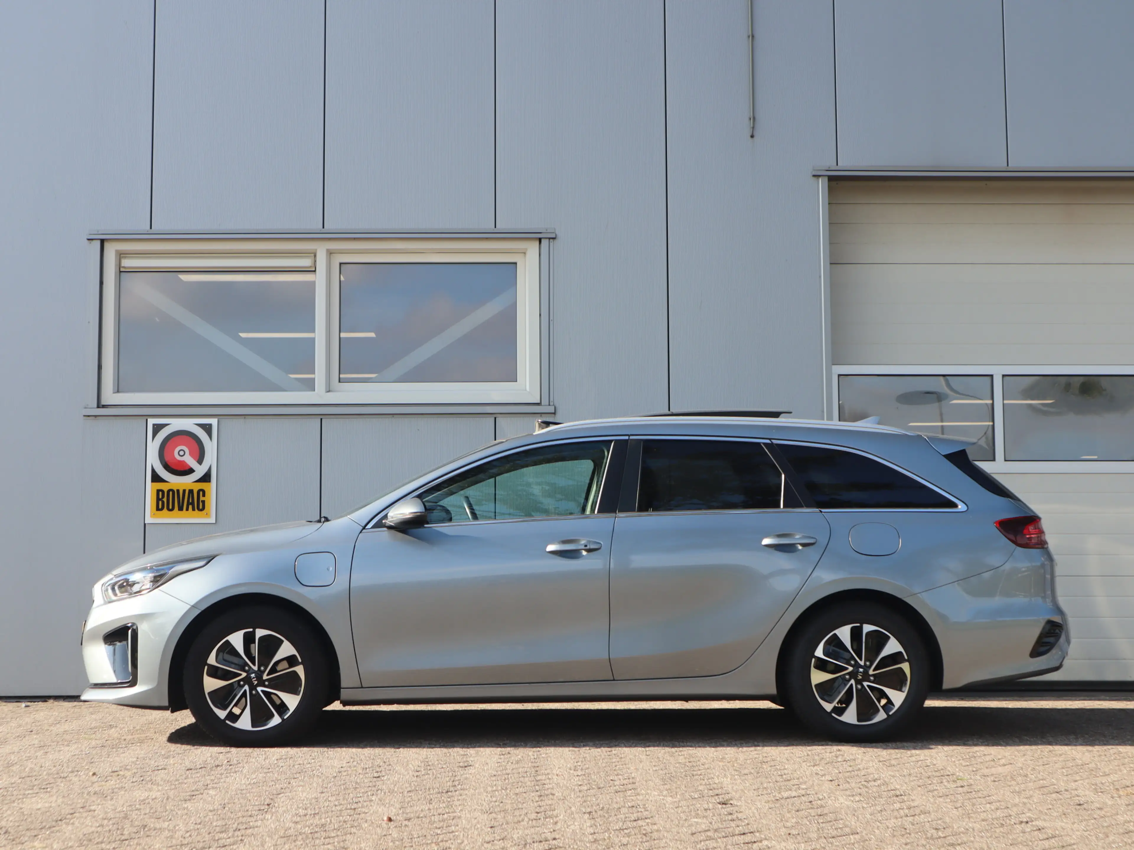 Kia Ceed SW / cee'd SW Sportswagon 1.6 GDI PHEV DynamicLine / Camera / Pa — photo 3