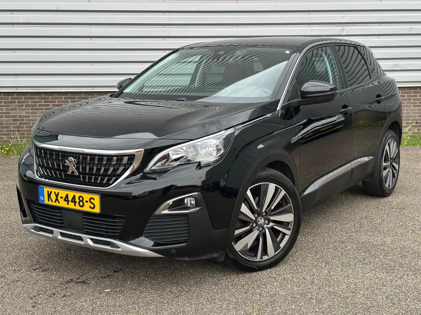 Peugeot 3008 1.2 PureTech Première Zwart - 1