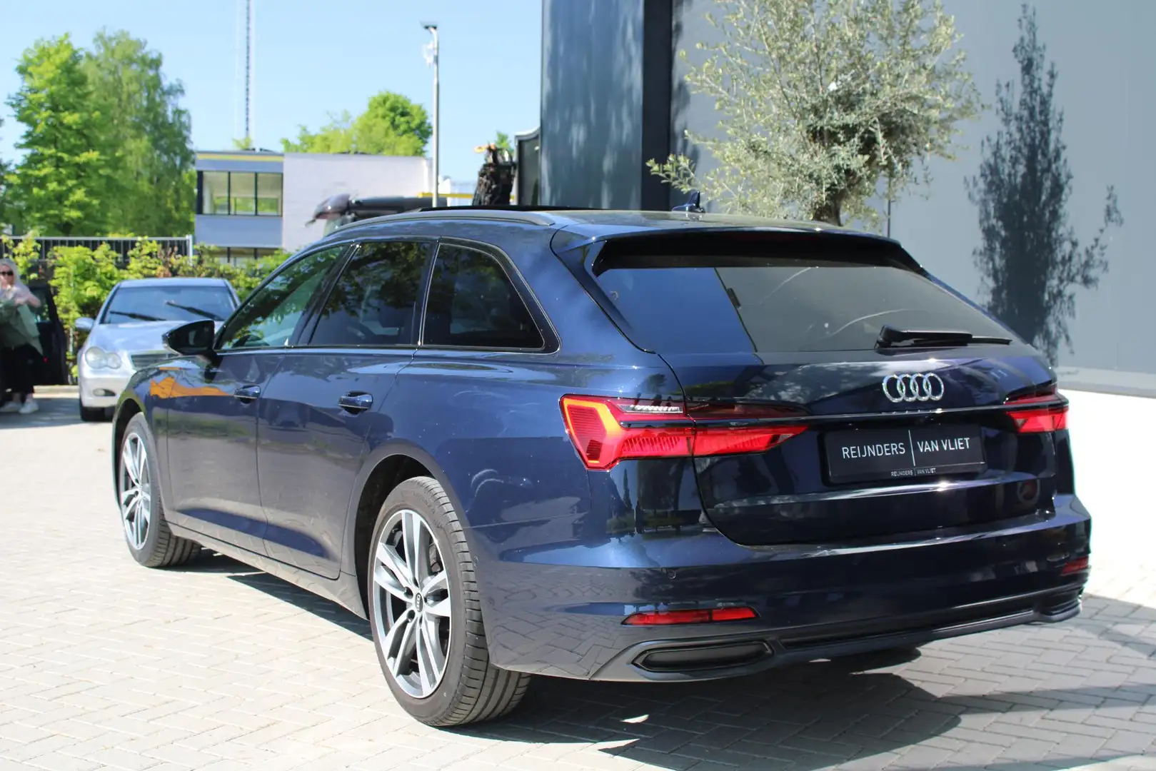 Audi A6 Avant 45 TFSI quattro Pro Line | ACC | Pan.Dak | E Blauw - 2