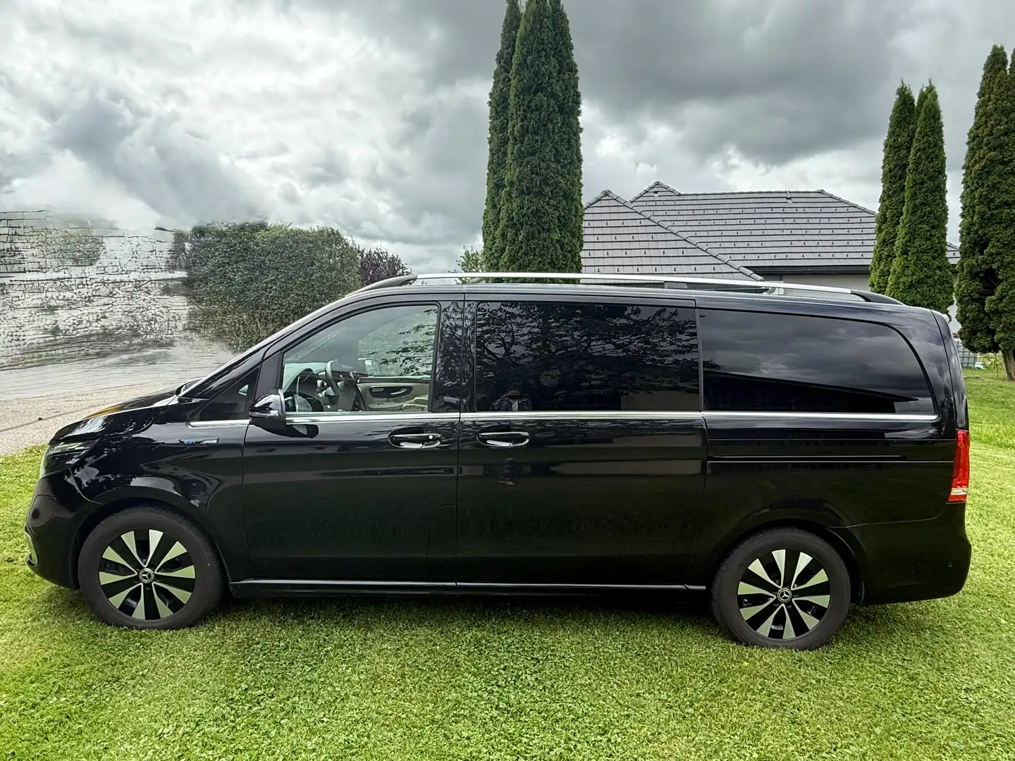 Mercedes-Benz EQV 300 EQV 300 Kombi lang 100kWh Schwarz - 2