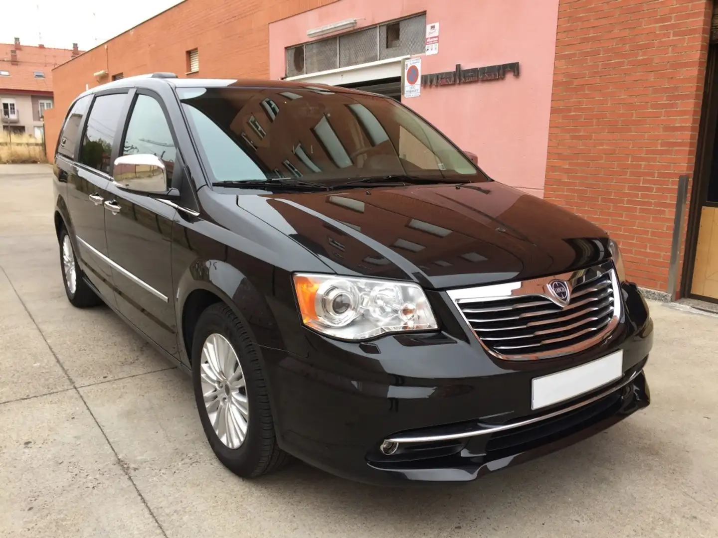 Lancia Voyager 2.8CRD Platinum 177 Aut. Negro - 2