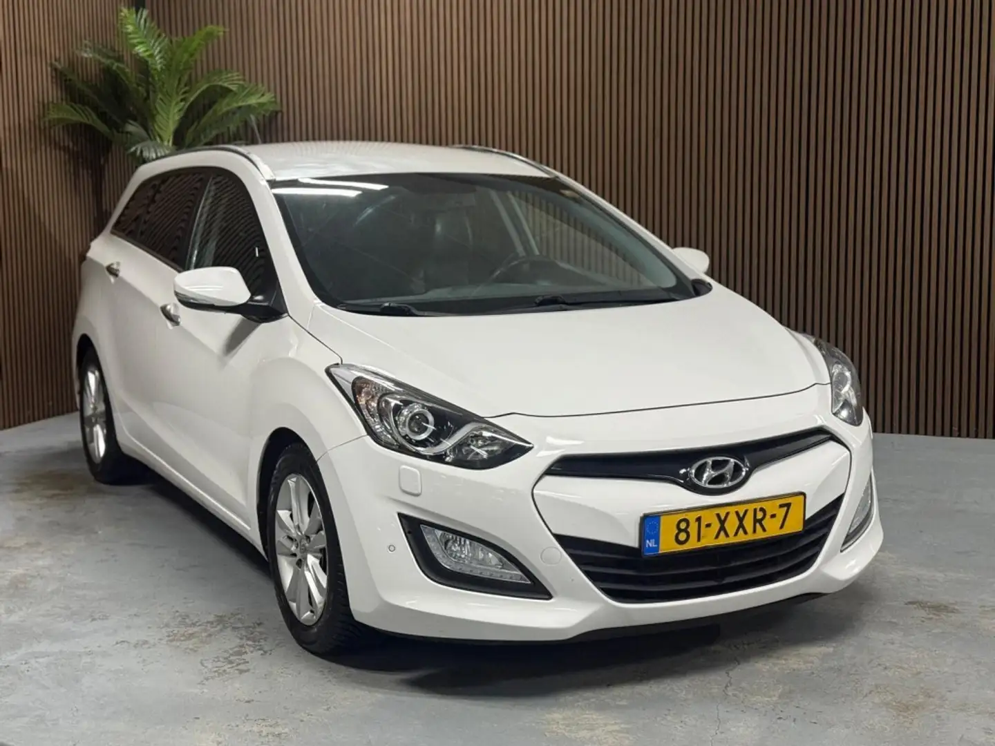 Hyundai i30 Wagon 1.6 GDI i-Catcher Weiß - 2