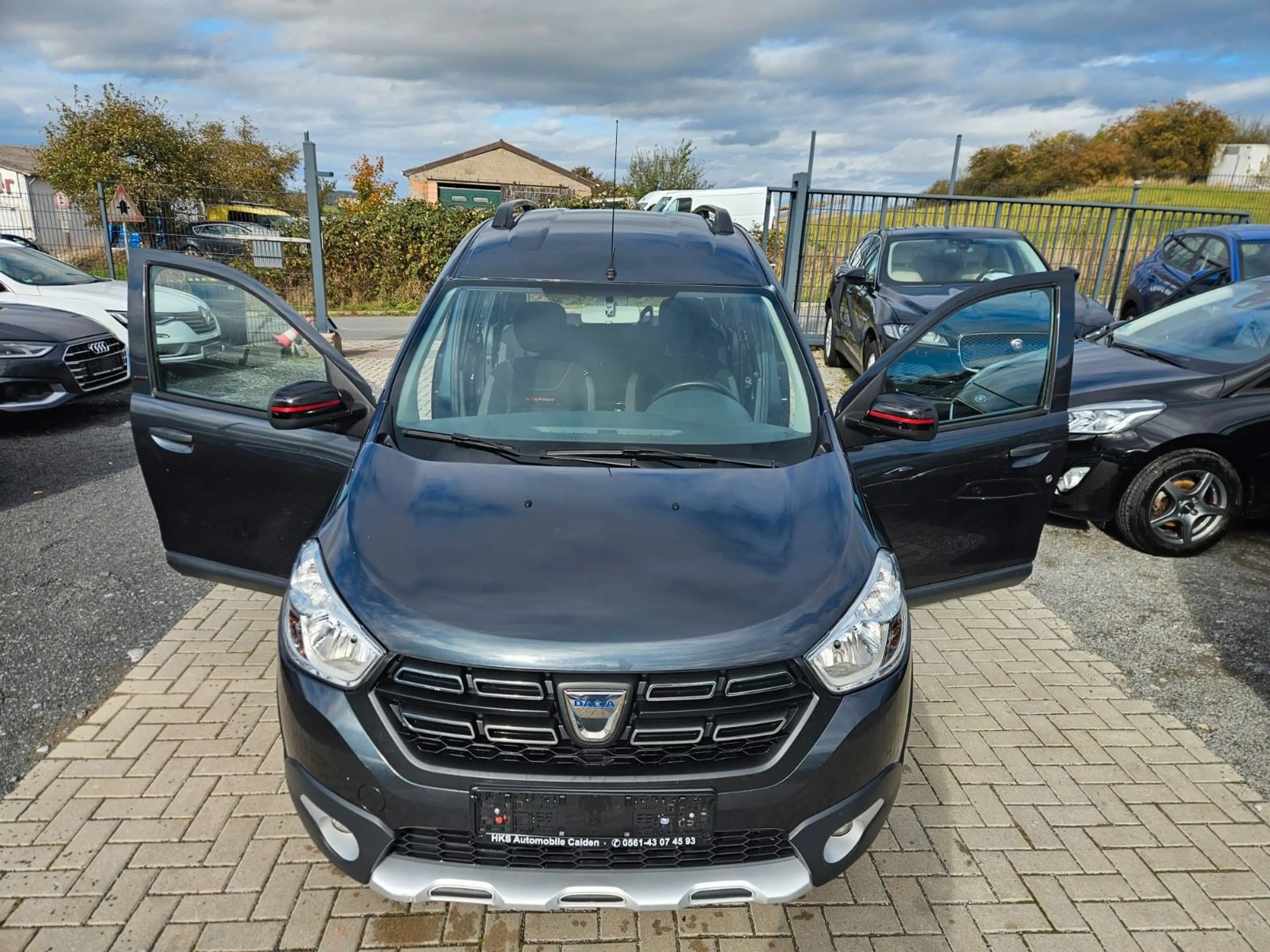 Dacia Lodgy 1.6 SCe 100 Stepway — photo 14