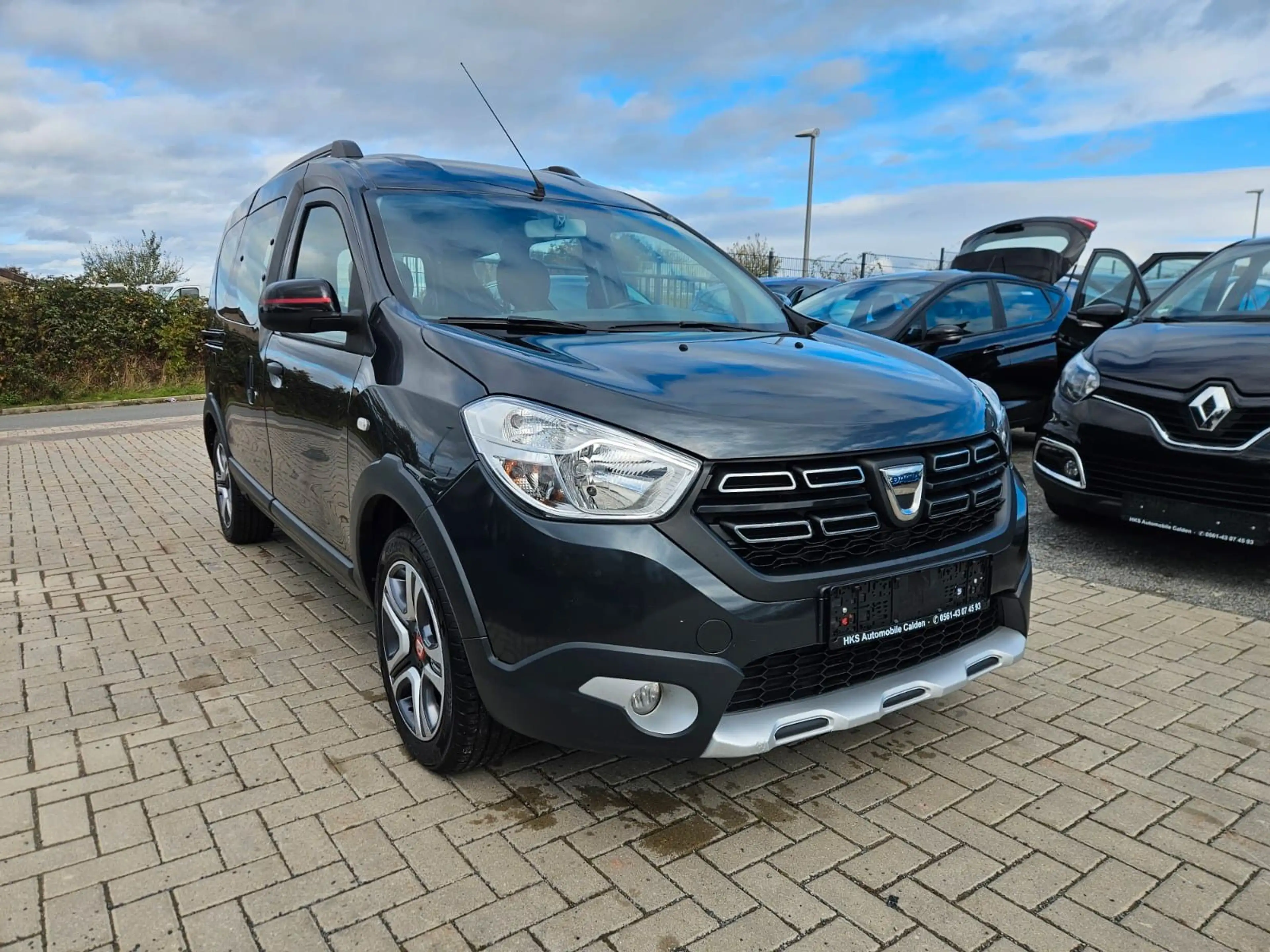 Dacia Lodgy 1.6 SCe 100 Stepway — photo 3