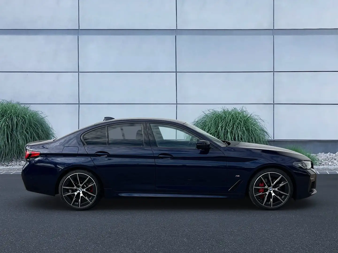 BMW 530 d Limousine M Sport Ed. Head-Up HiFi DAB LED Blau - 2