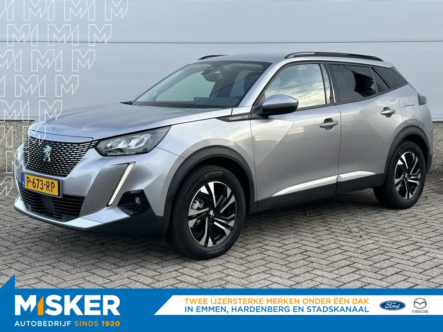 Peugeot e-2008 EV Allure Pack 50 kWh | Trekhaak | Carplay | Grijs - 1