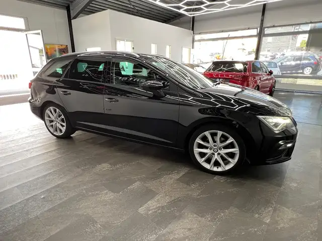 Seat Leon view 8