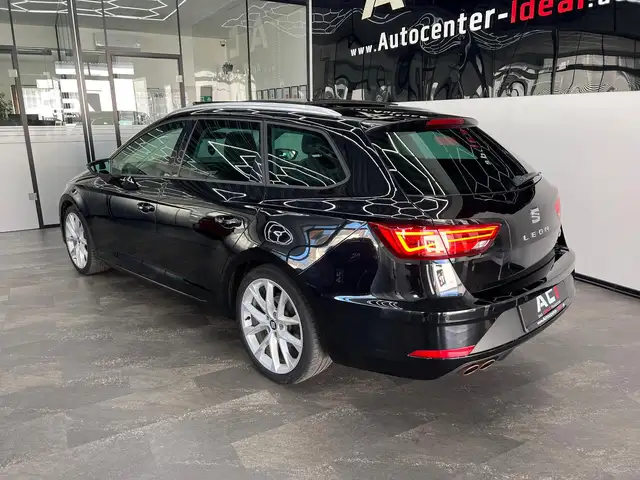Seat Leon view 5
