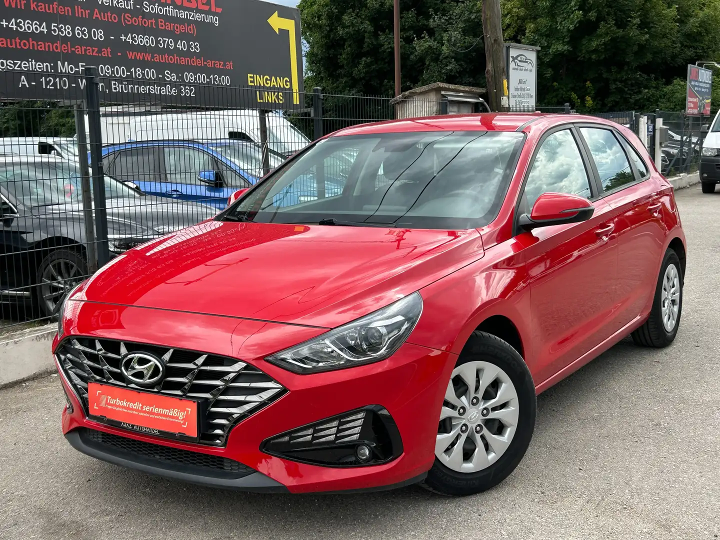 Hyundai i30 1,6 CRDi Trend Line Rot - 2