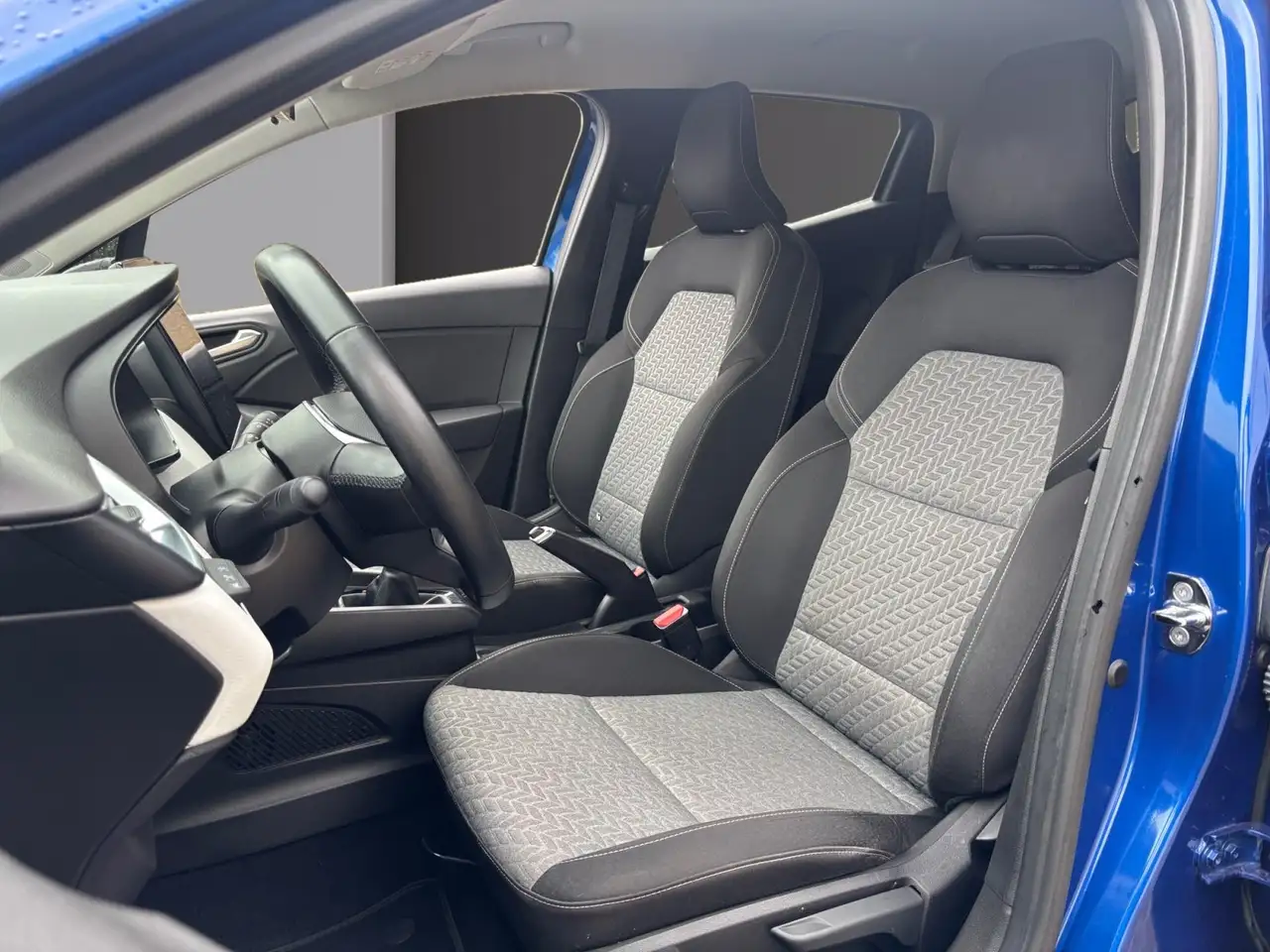 Renault Clio Citadine 5 portes — photo 9