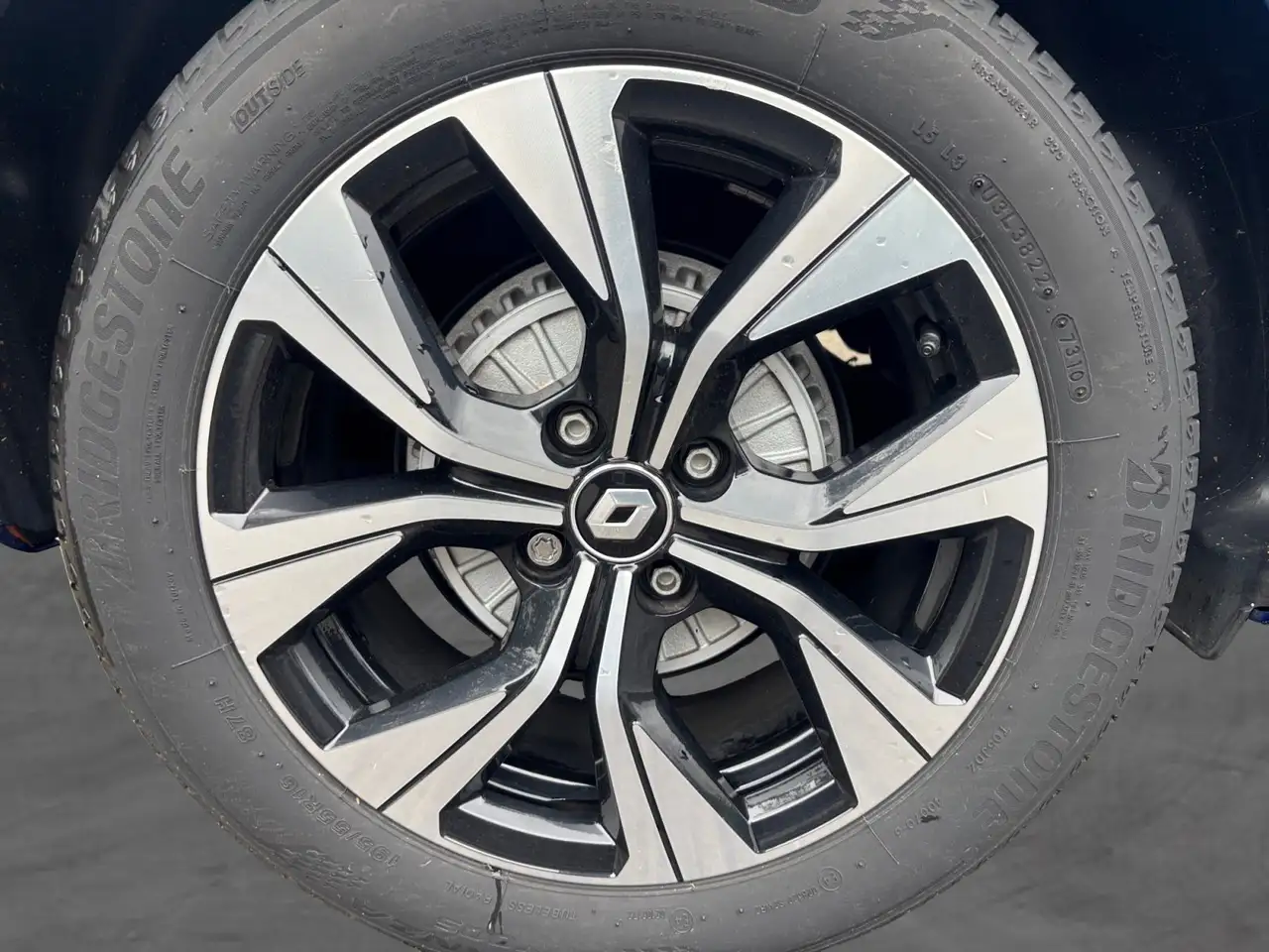 Renault Clio Citadine 5 portes — photo 17