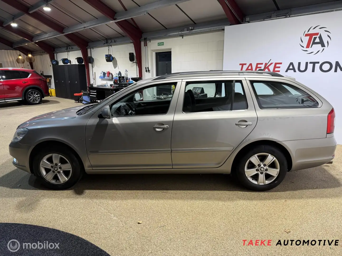 Skoda Octavia Combi 1.4 TSI Greentech Ambition Business Line Beige - 2