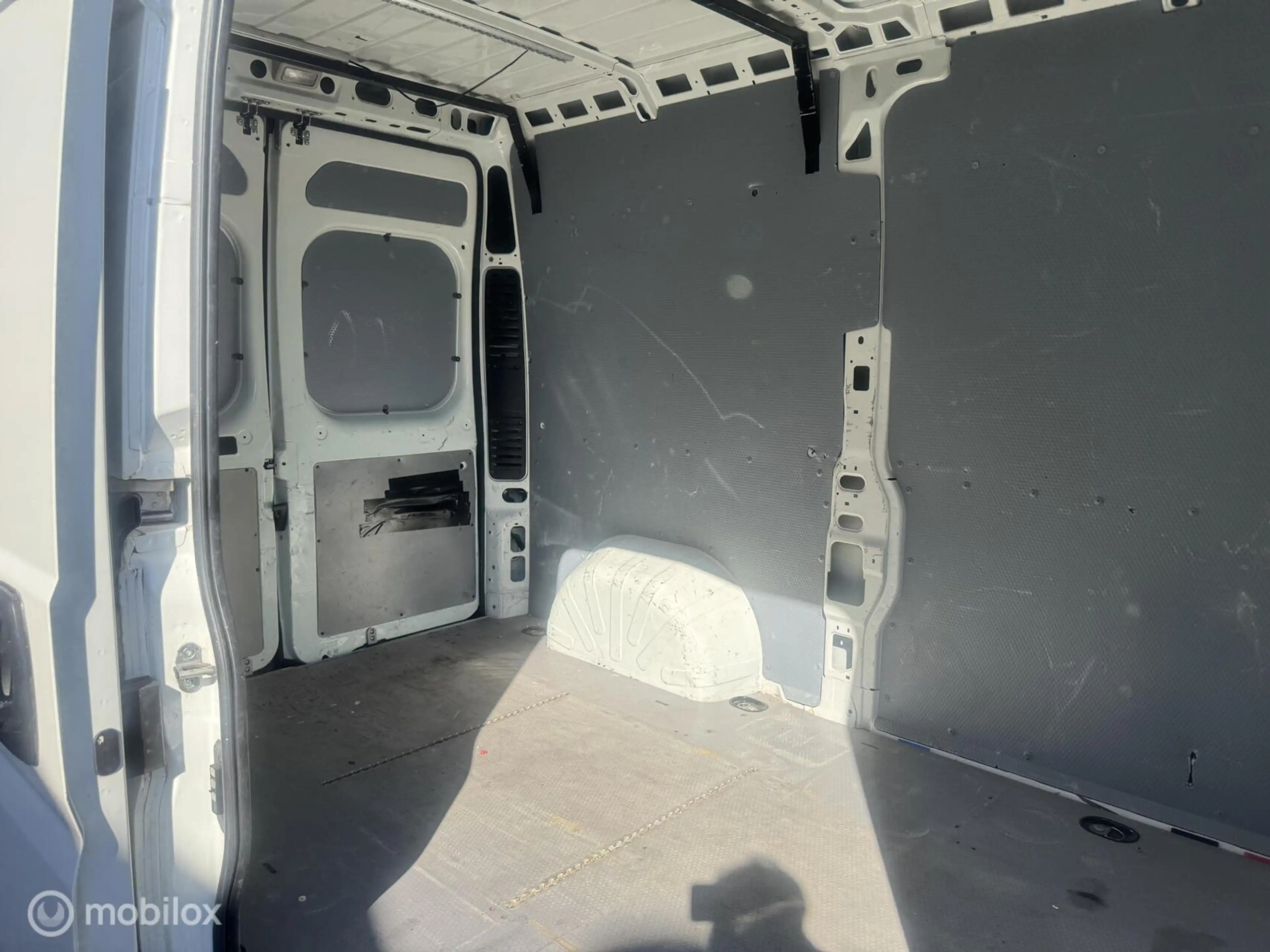 Peugeot Boxer Bestel 335 2.0 BlueHDI L2H1 Pro — photo 14