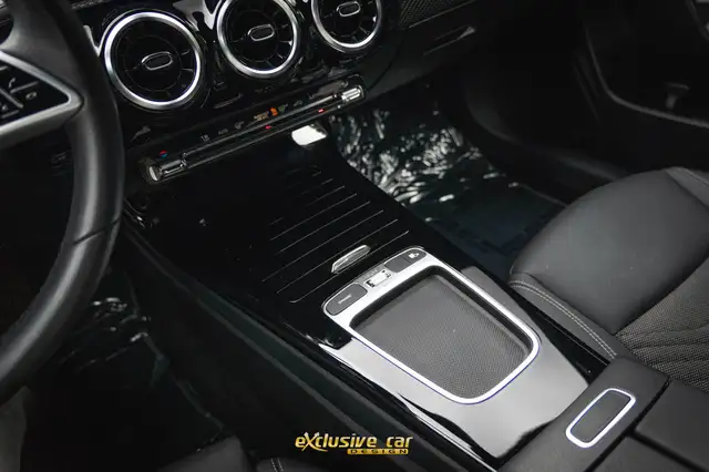 Mercedes-Benz Cla view 26