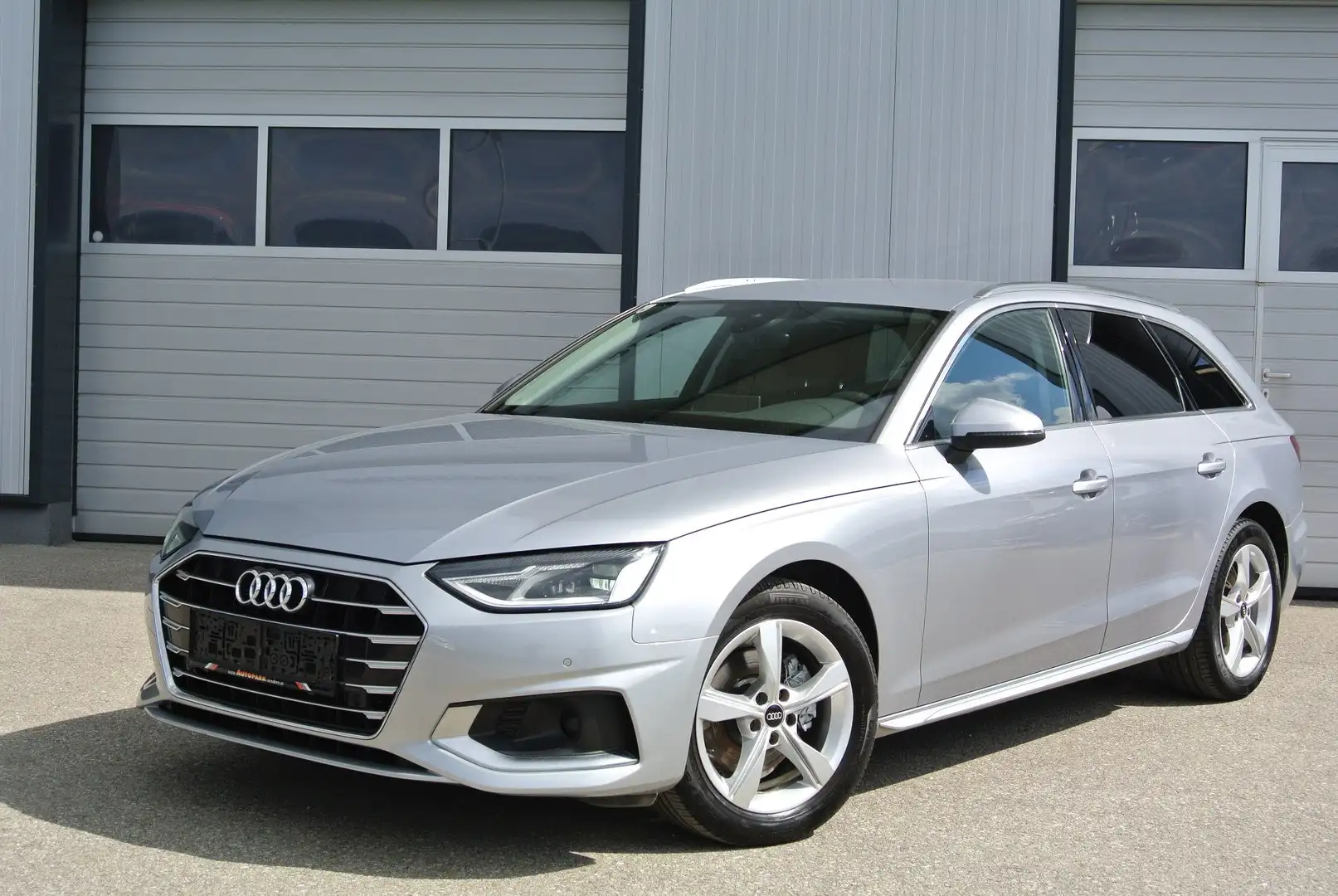 Audi A4 Avant 35 TDI S-tronic ** virtual Cockpit * LED* Grau - 1