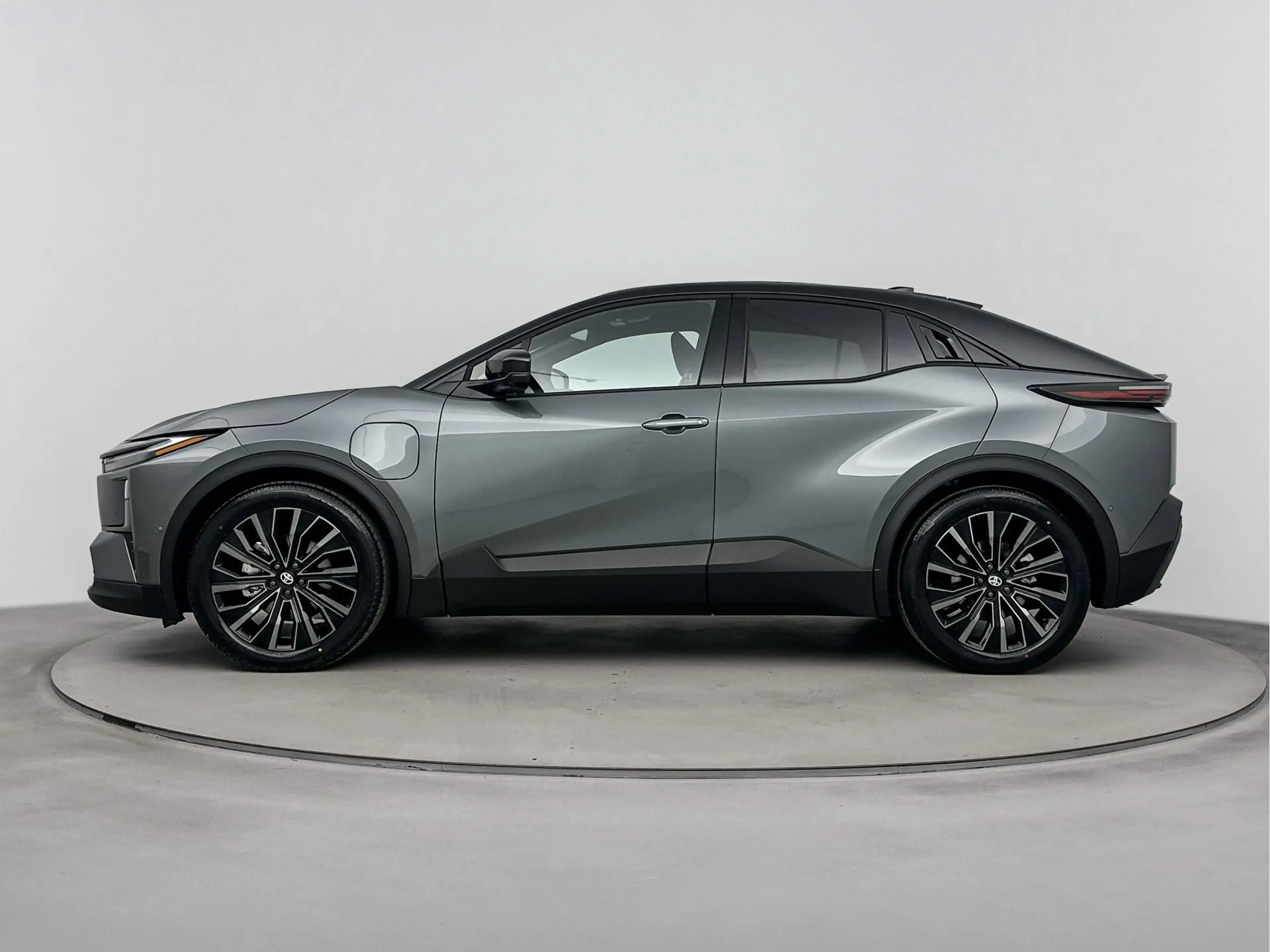 Toyota C-HR+ Executive AWD 77 kWh | Apple Carplay & Android Aut — photo 2