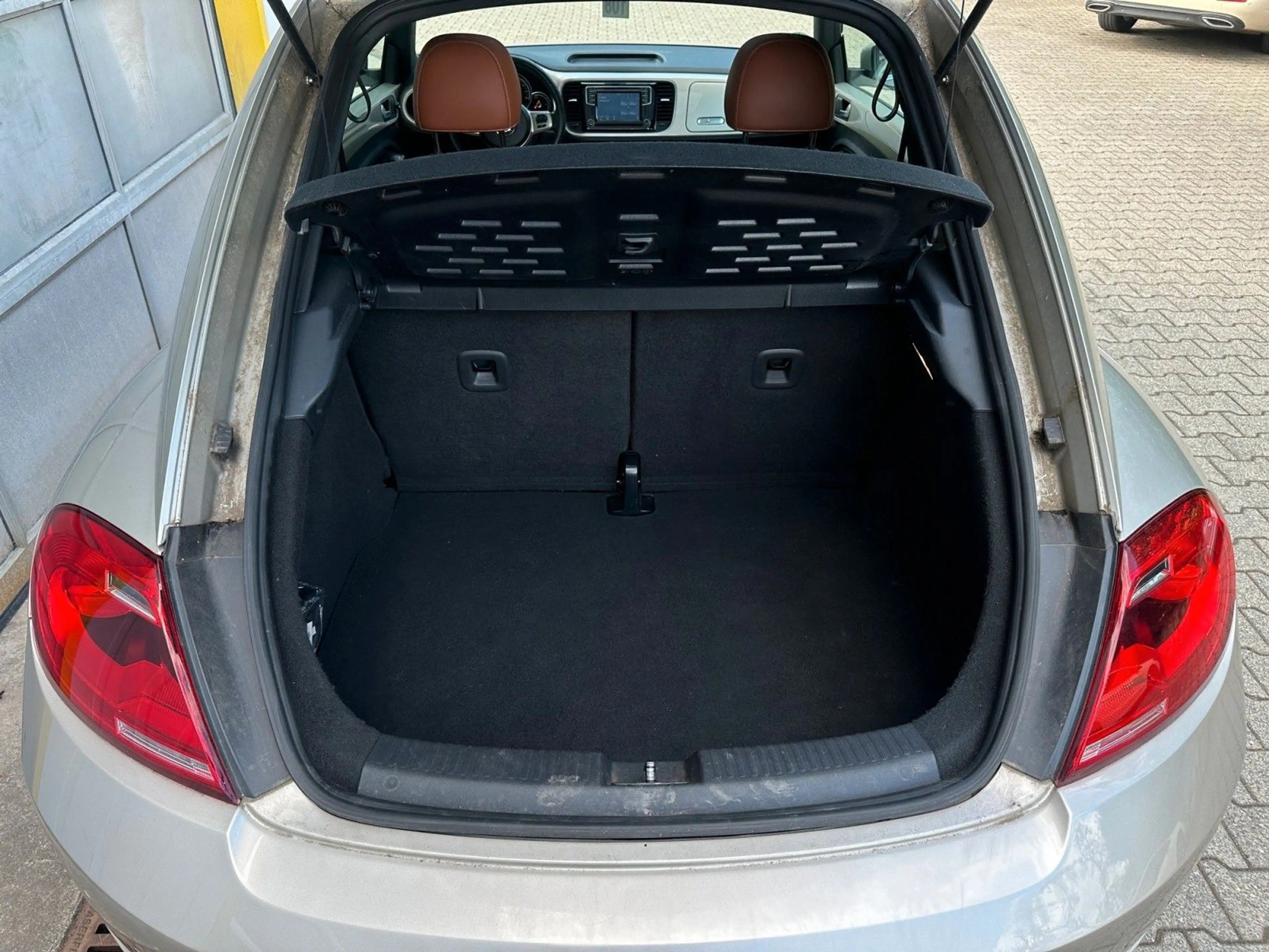 Volkswagen Beetle 1.2l*PDC*NAVI*BLUETOOTH — photo 9