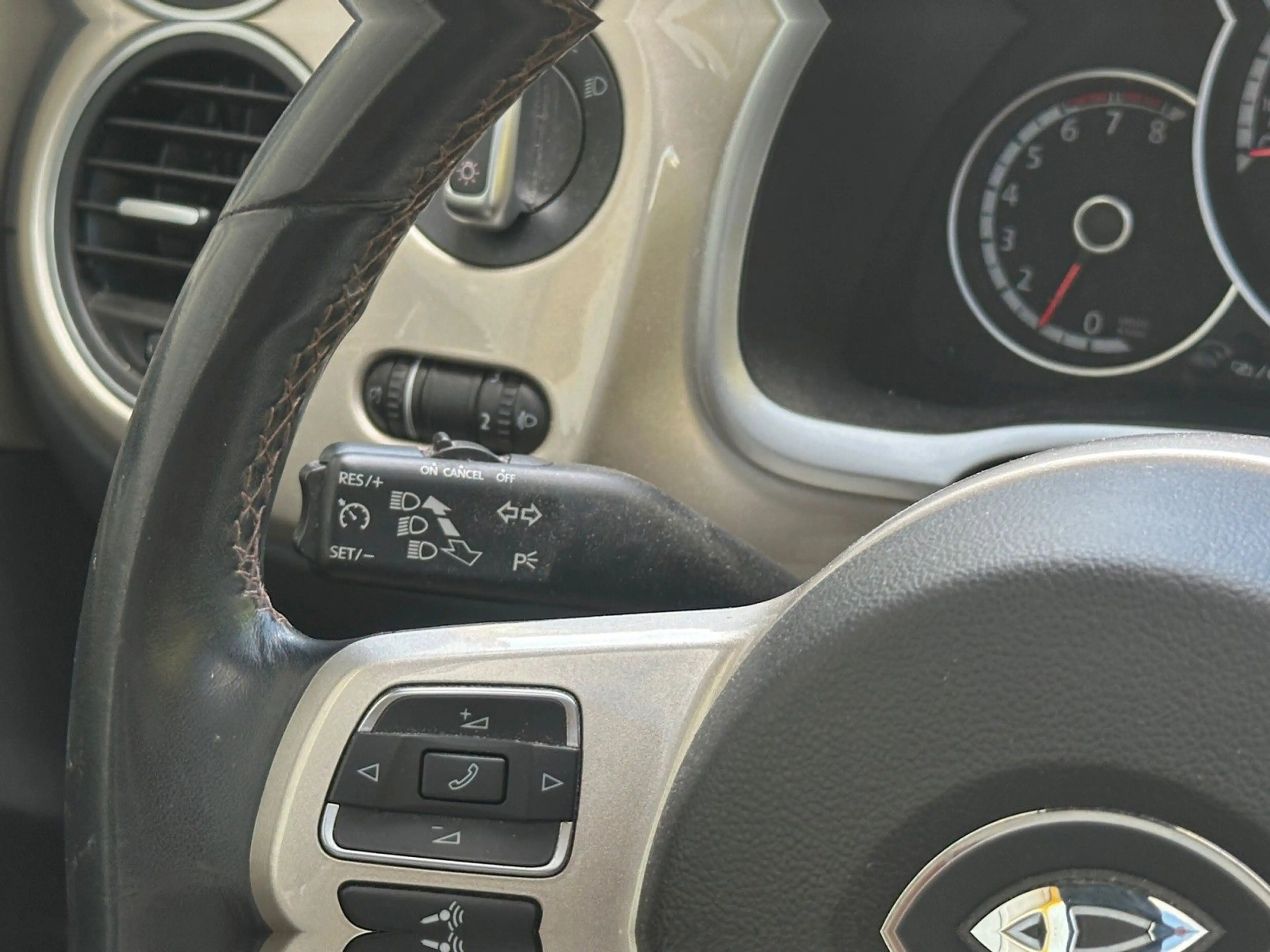 Volkswagen Beetle 1.2l*PDC*NAVI*BLUETOOTH — photo 15