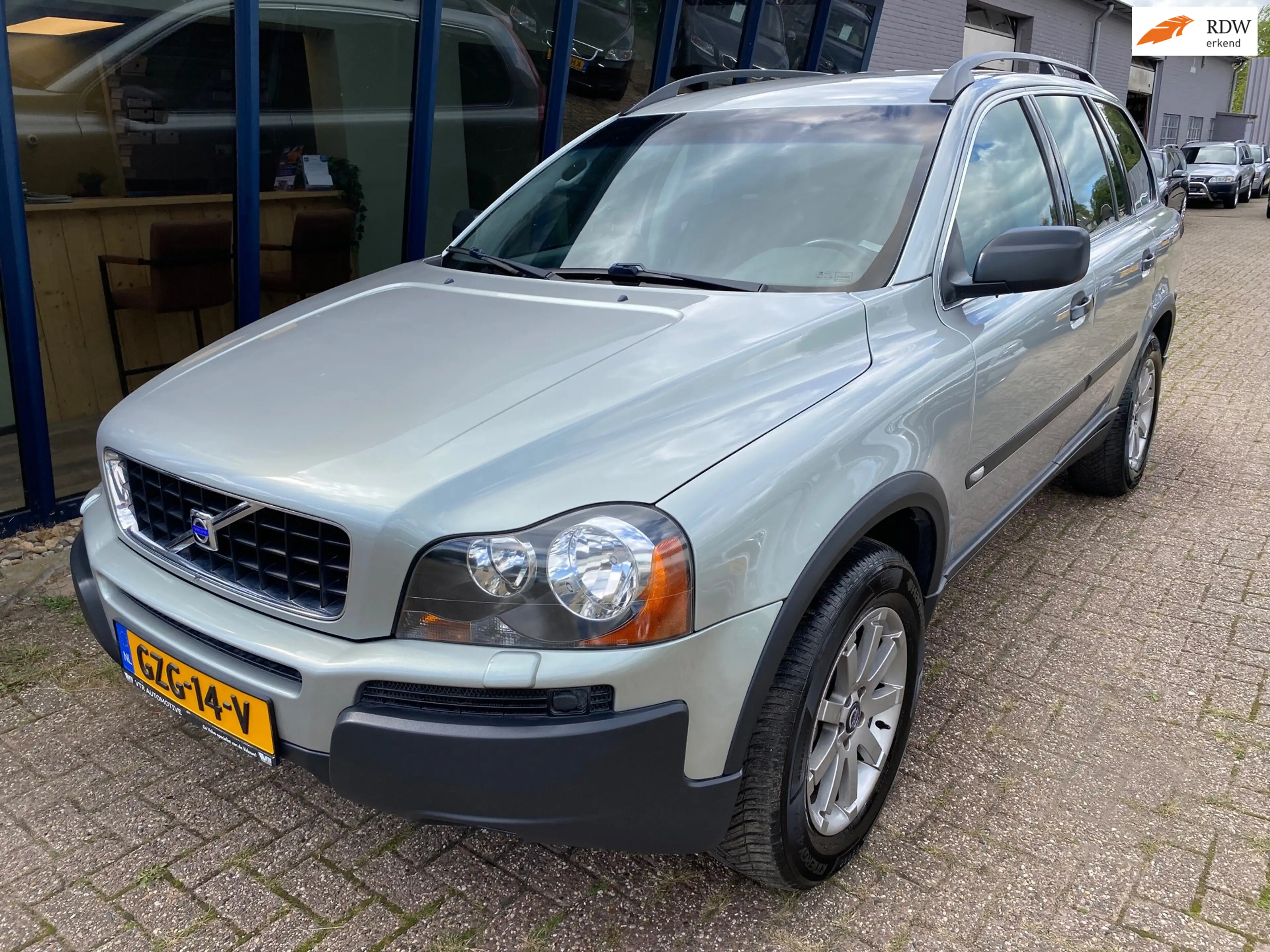 Volvo XC90 2.5 T Kinetic Automaat 7 Persoons / Youngtimer