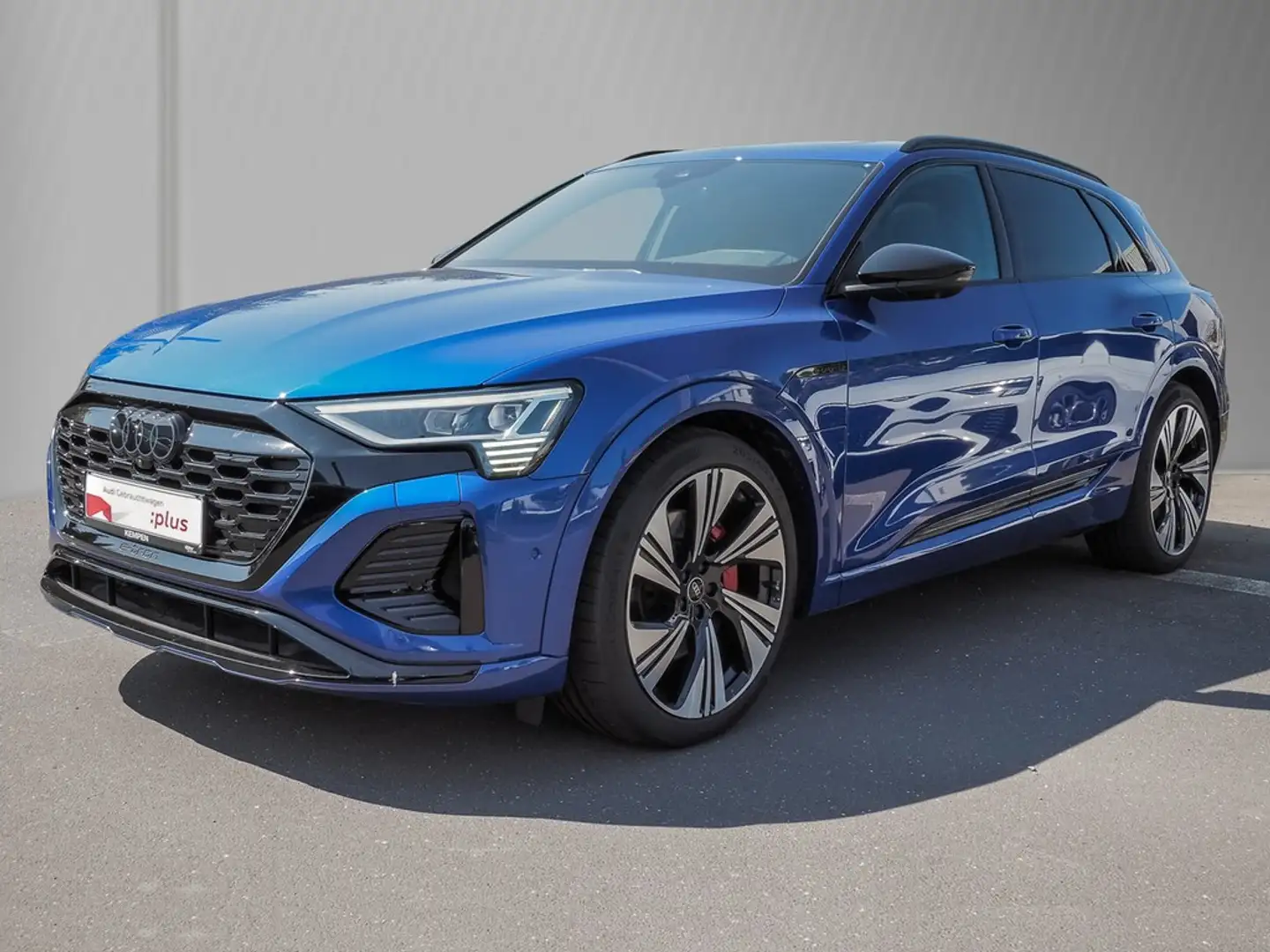 Audi Q8 e-tron 50 UPE 103.685 S line Assist+ Pano AHK Blau - 2