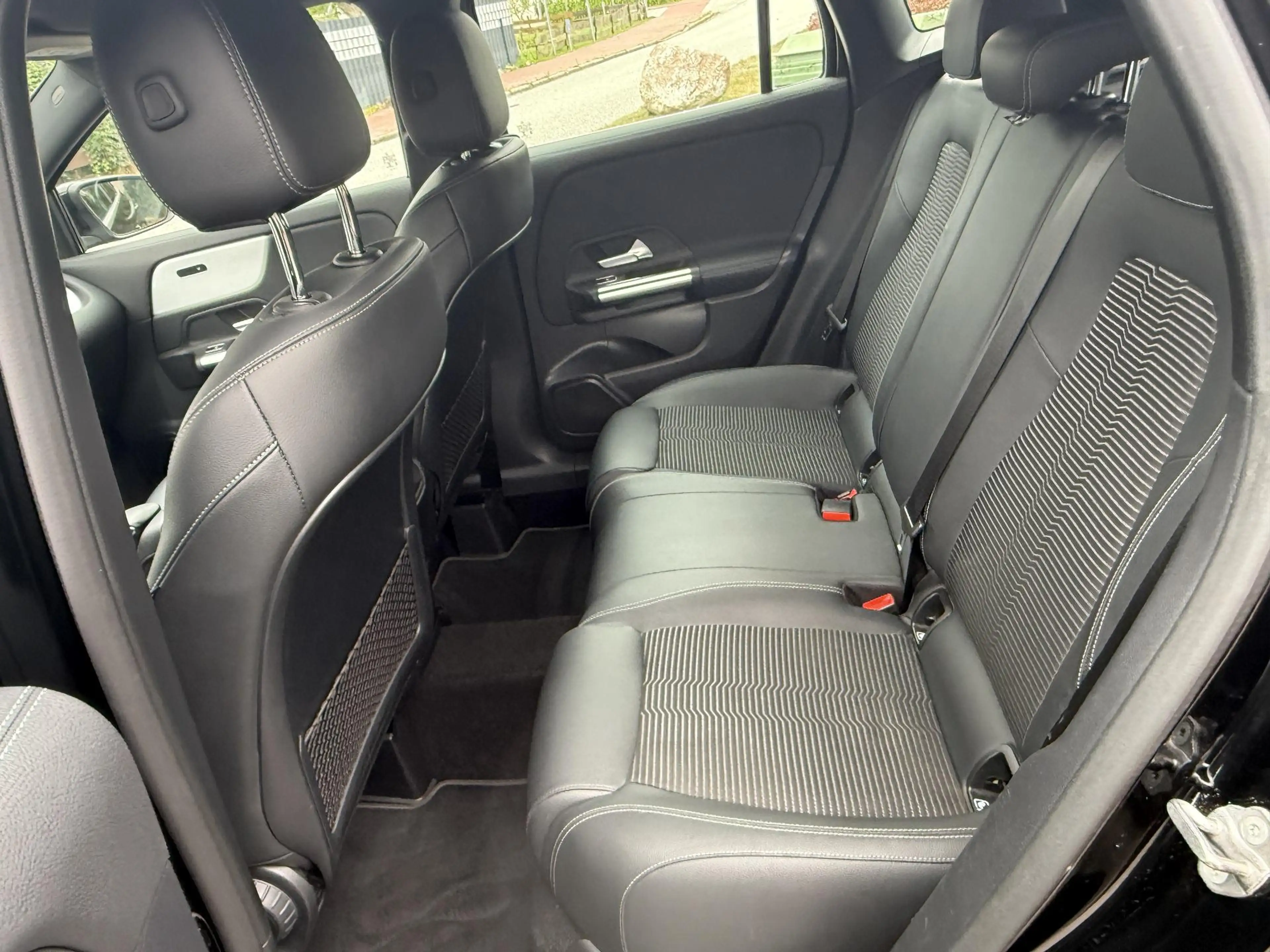 Mercedes-Benz GLA 250 e "Progressive" DCT-Pano-Navi-Klimaauto.-GRA-MF... — photo 15