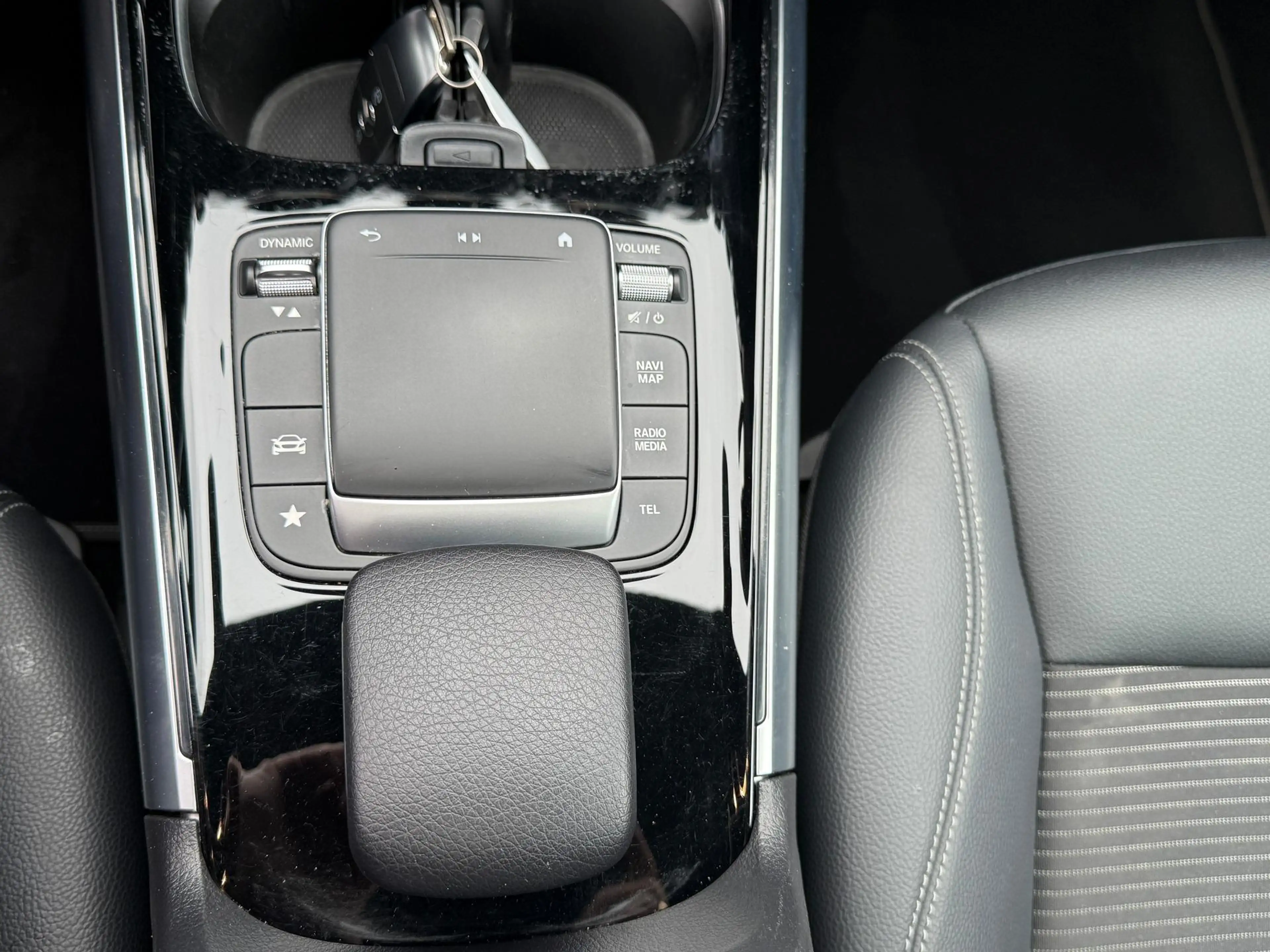 Mercedes-Benz GLA 250 e "Progressive" DCT-Pano-Navi-Klimaauto.-GRA-MF... — photo 11