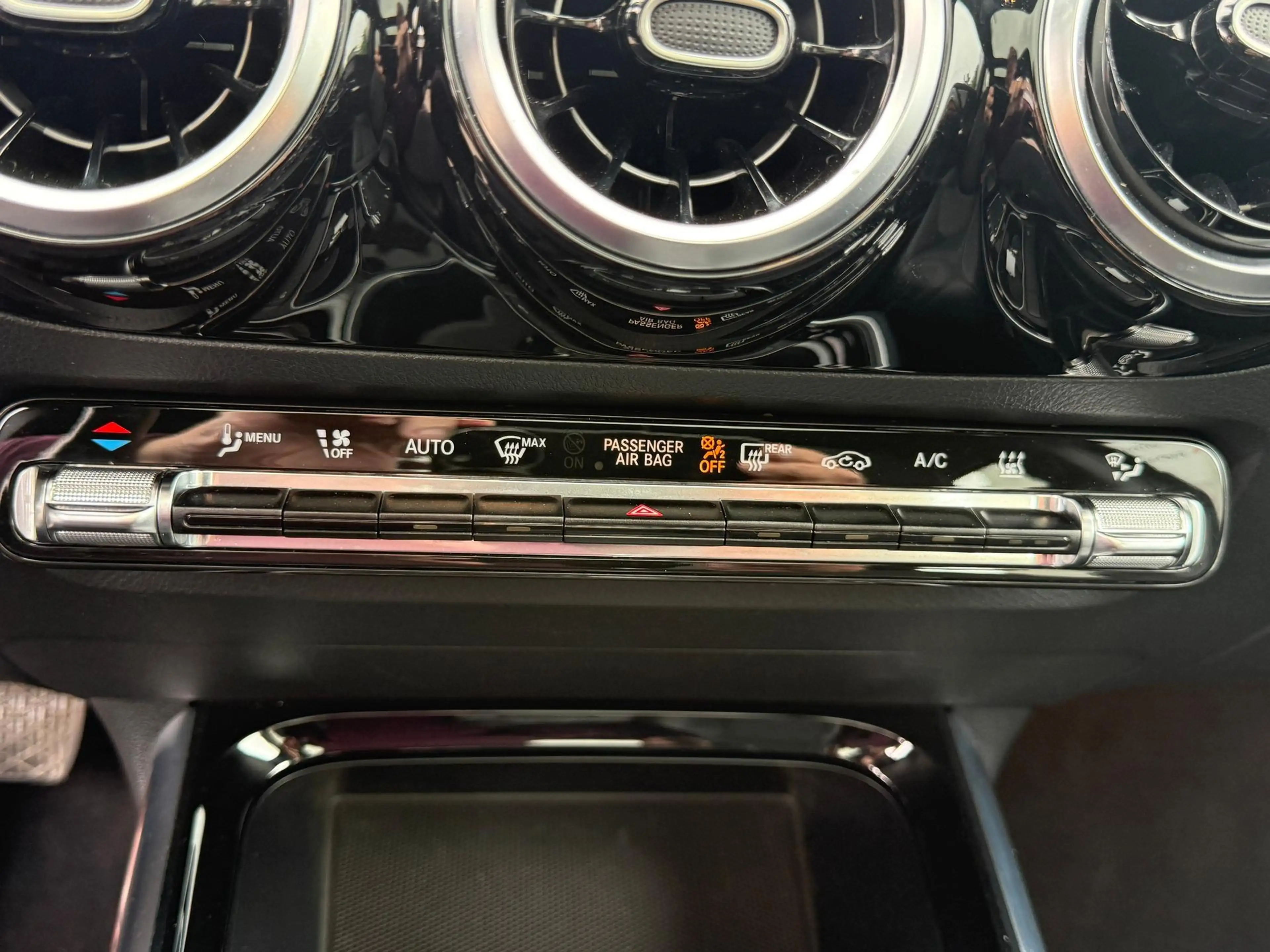 Mercedes-Benz GLA 250 e "Progressive" DCT-Pano-Navi-Klimaauto.-GRA-MF... — photo 13