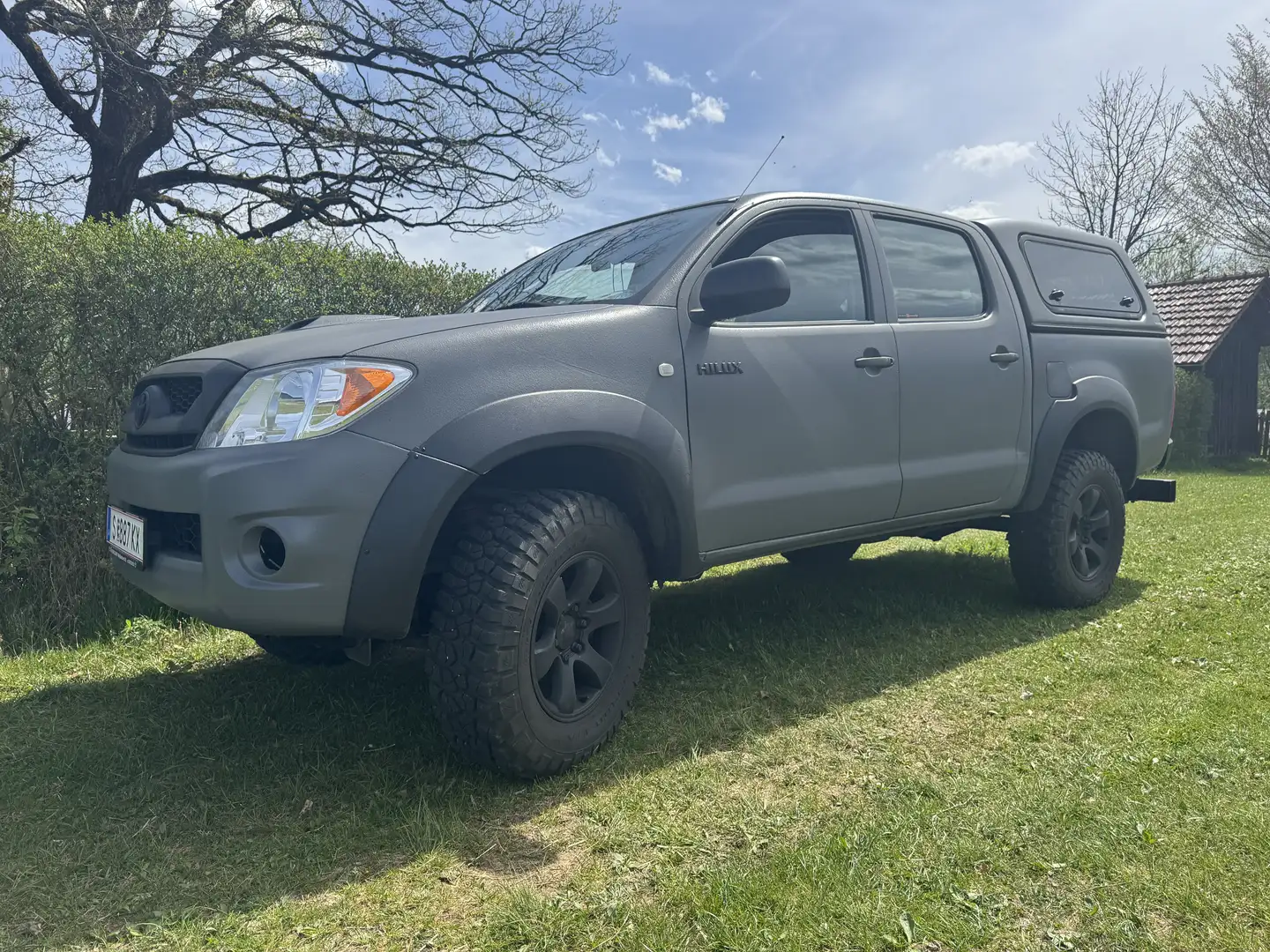 Toyota Hilux 4x4 Double Cab - 1