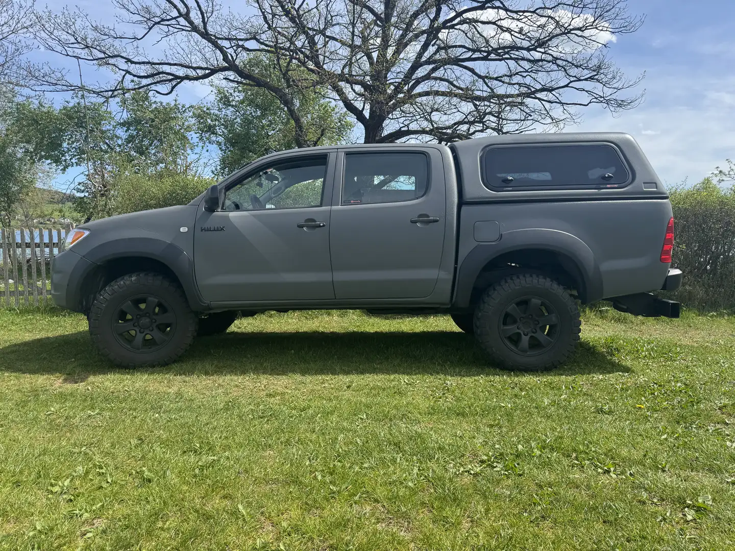 Toyota Hilux 4x4 Double Cab - 2