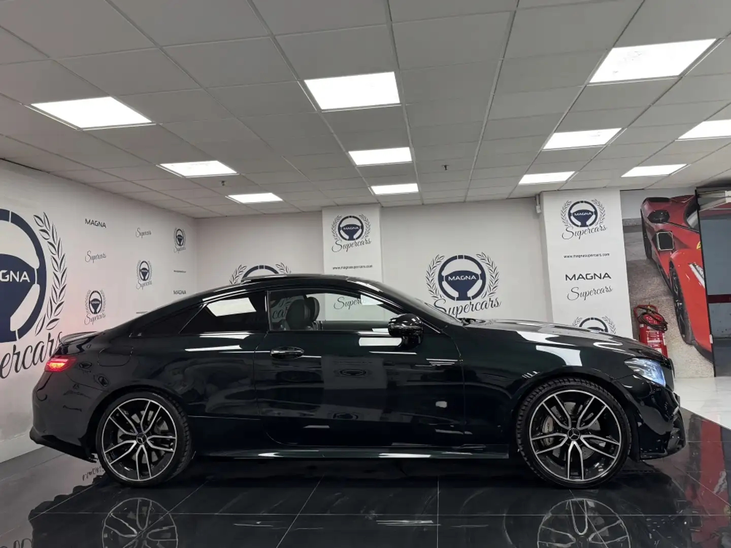 Mercedes-Benz E 53 AMG Coupé 4Matic+ 9G-Tronic Verde - 2