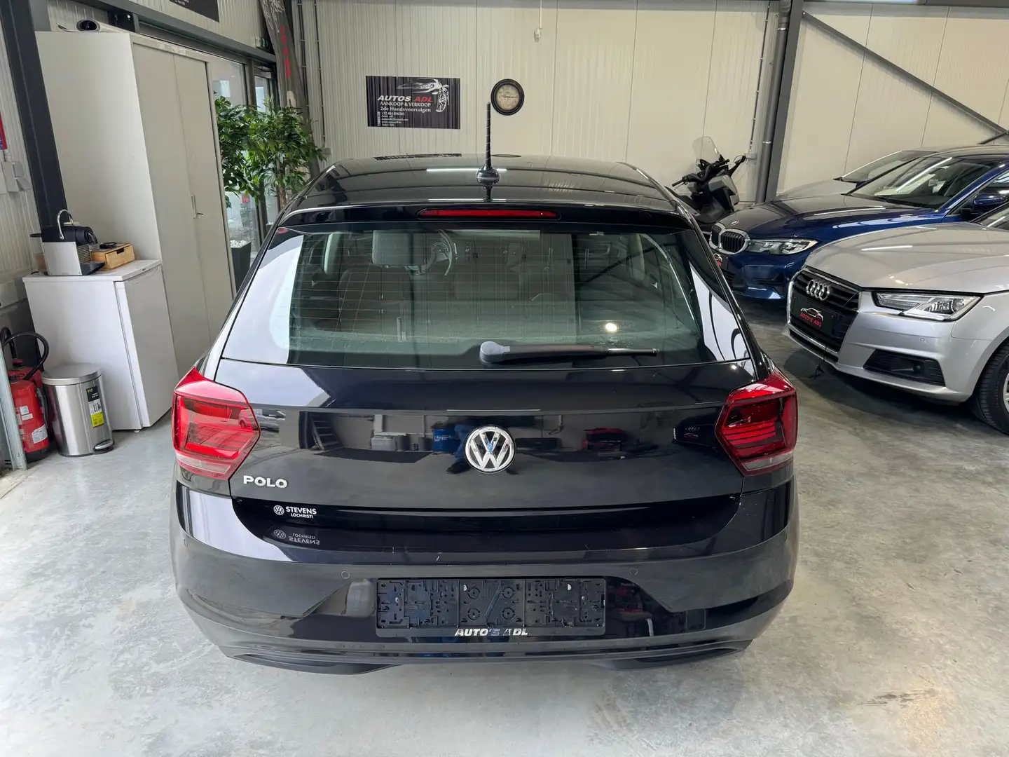 Volkswagen Polo 1.0i Trendline/NAVI/PDC/GARANTIE Nero - 2