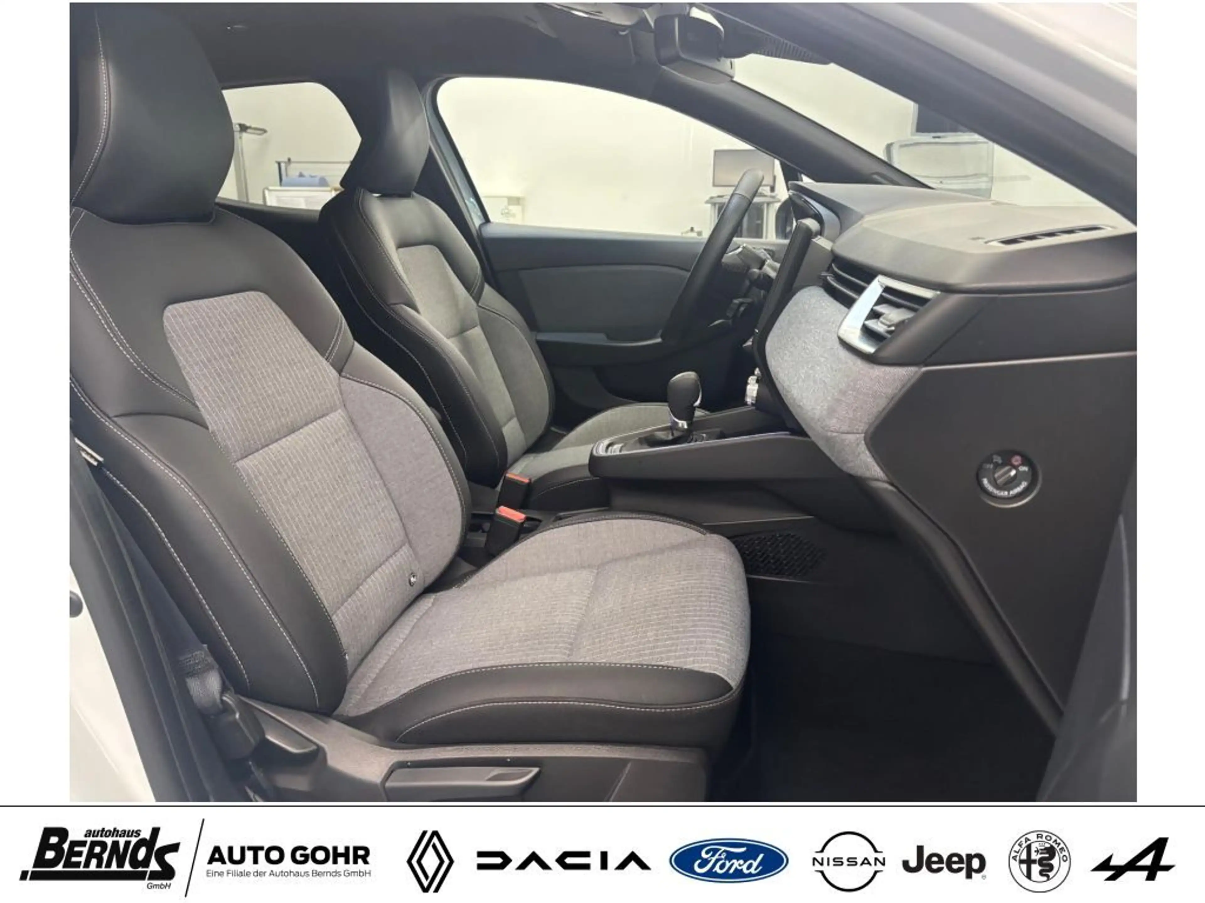 Renault Clio E-TECH Full Hybrid Techno SHZ Navi Carplay — photo 3