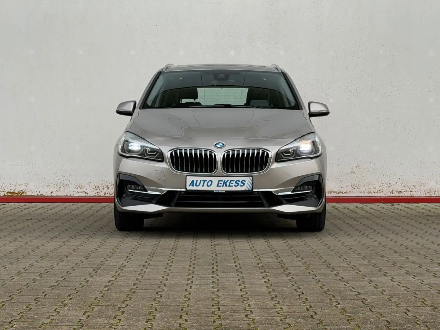 BMW 225 i xDrive Active Tourer Luxury Line ACC*HuD* Silber - 2