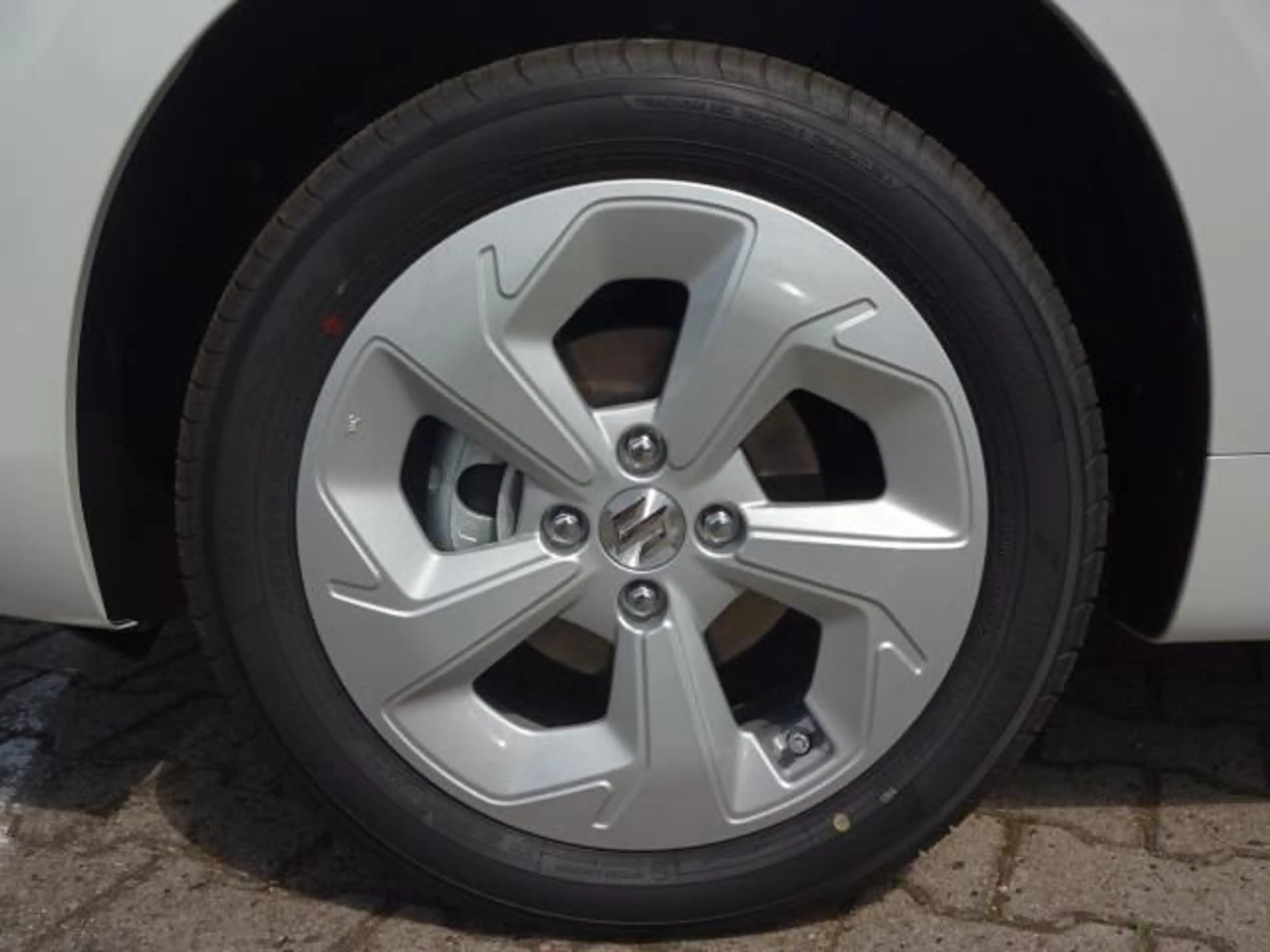 Suzuki Swift SWIFT 1.2 DUALJET ALLGRIP COMFORT NAVI SITZHEIZ. — photo 12