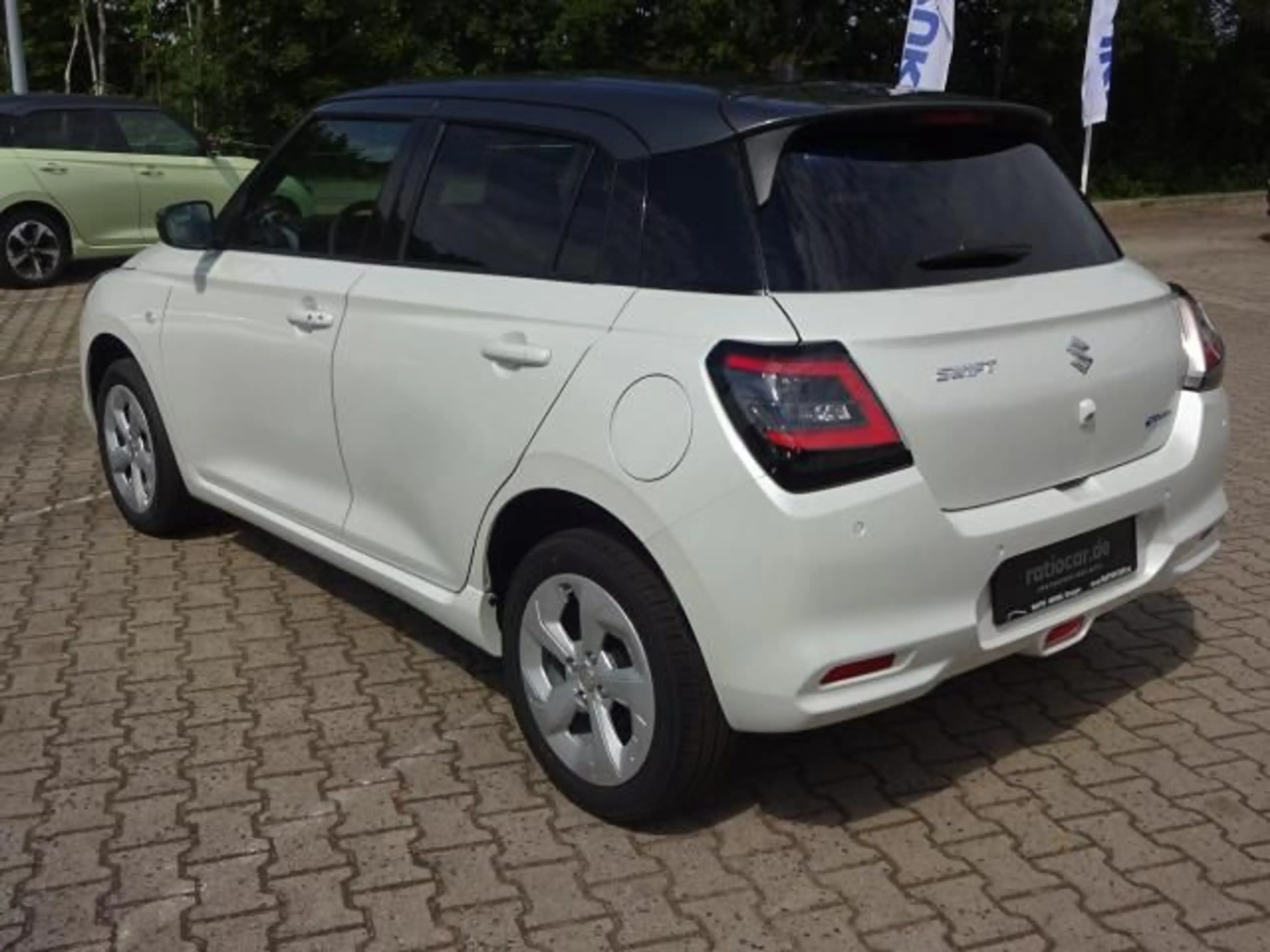Suzuki Swift SWIFT 1.2 DUALJET ALLGRIP COMFORT NAVI SITZHEIZ. — photo 3